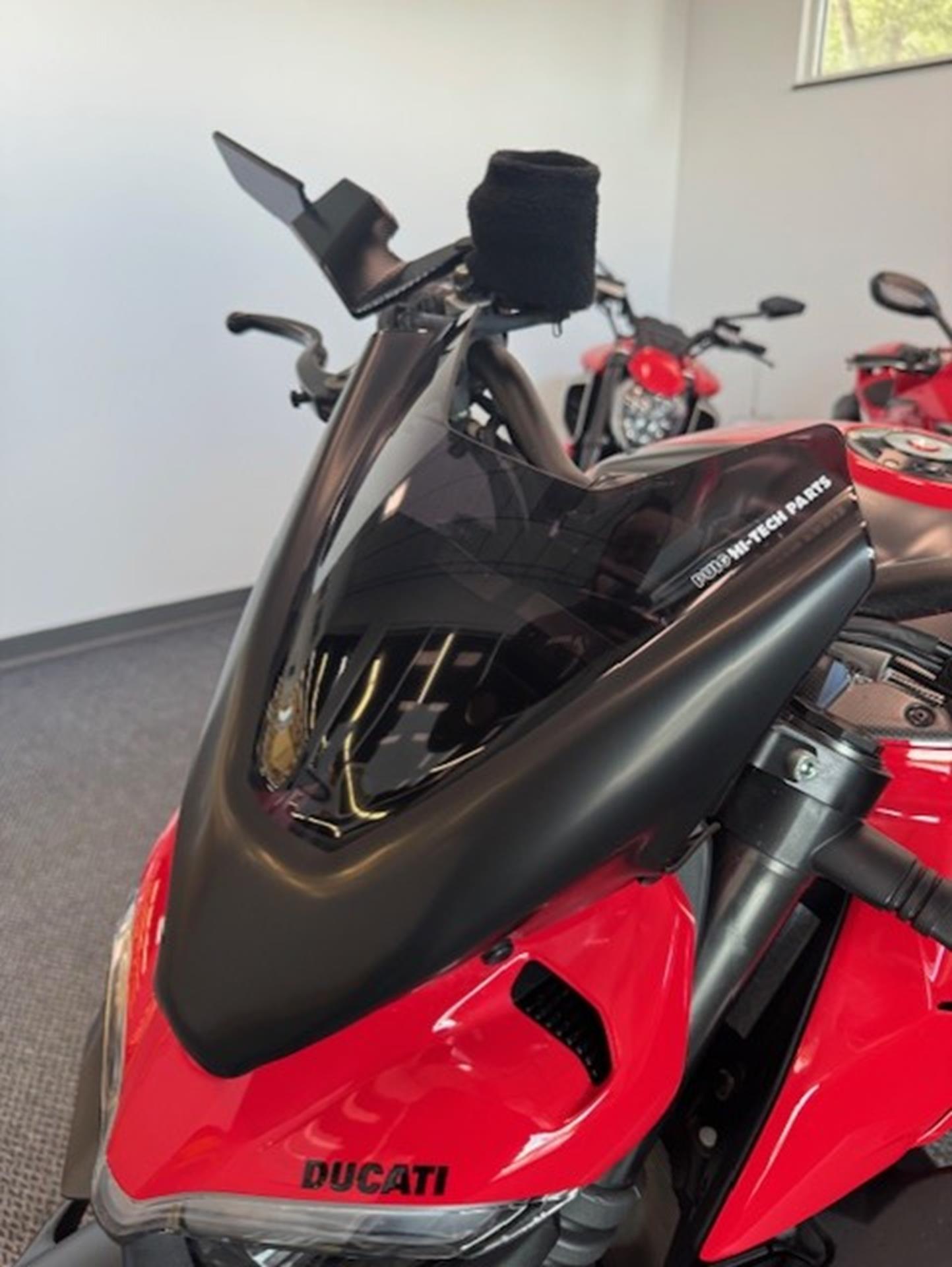 2024 Ducati Streetfighter V4 in Fort Myers, Florida - Photo 5