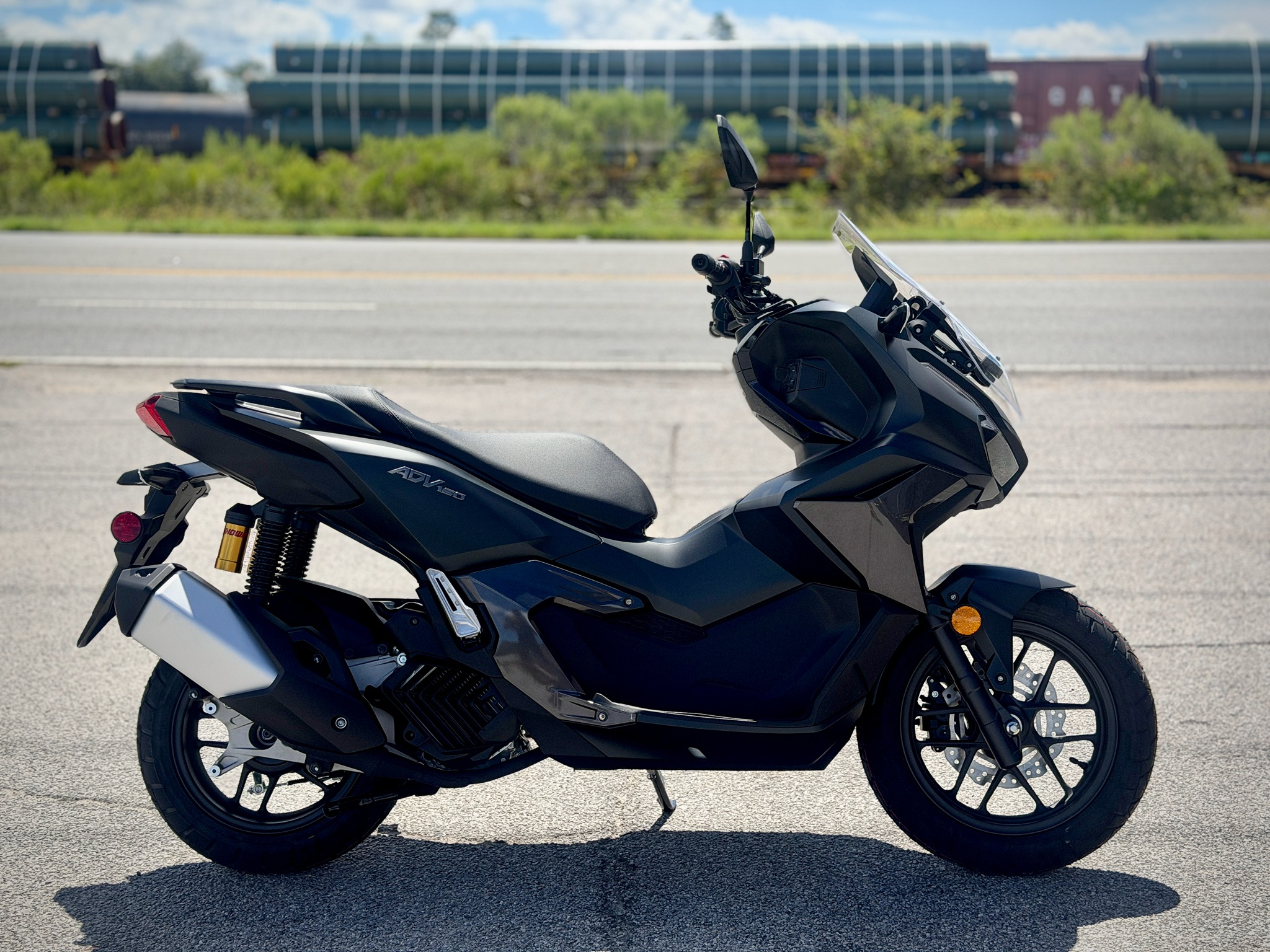 2027 ADV160