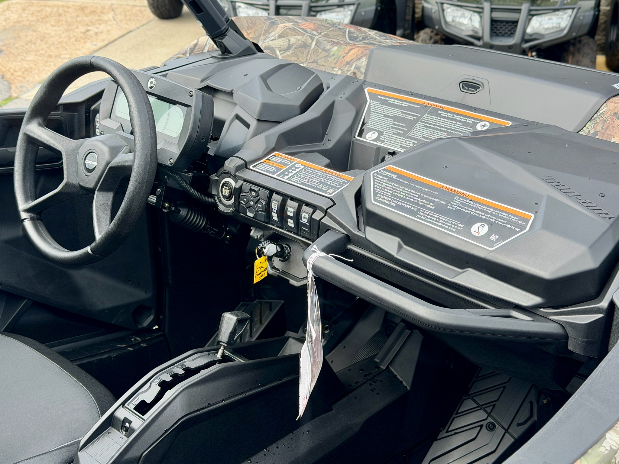 2026 Can-Am™ Commander X MR 8