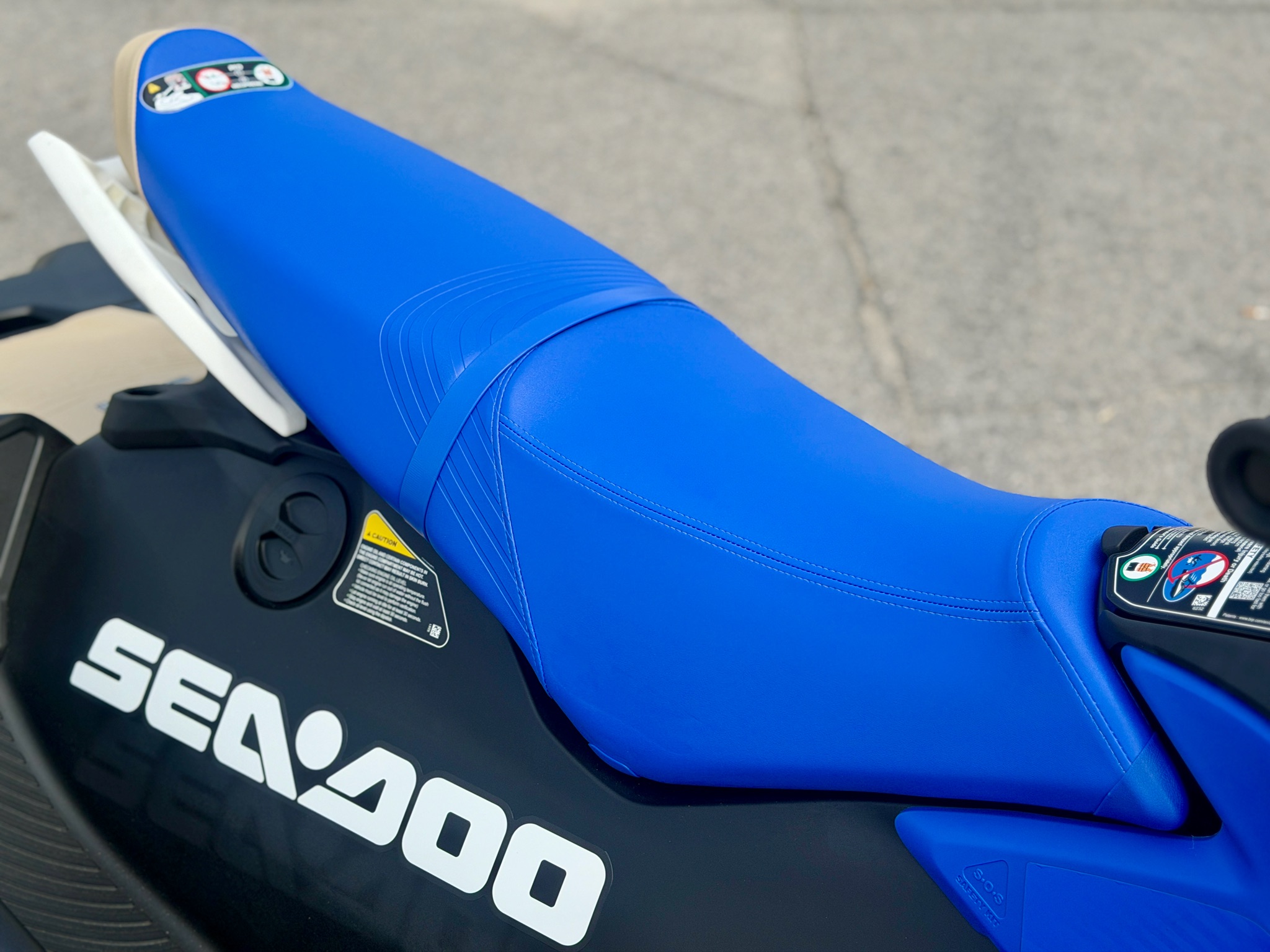 2025 Sea-Doo Spark Trixx for 3 + iBR and audio in option 9