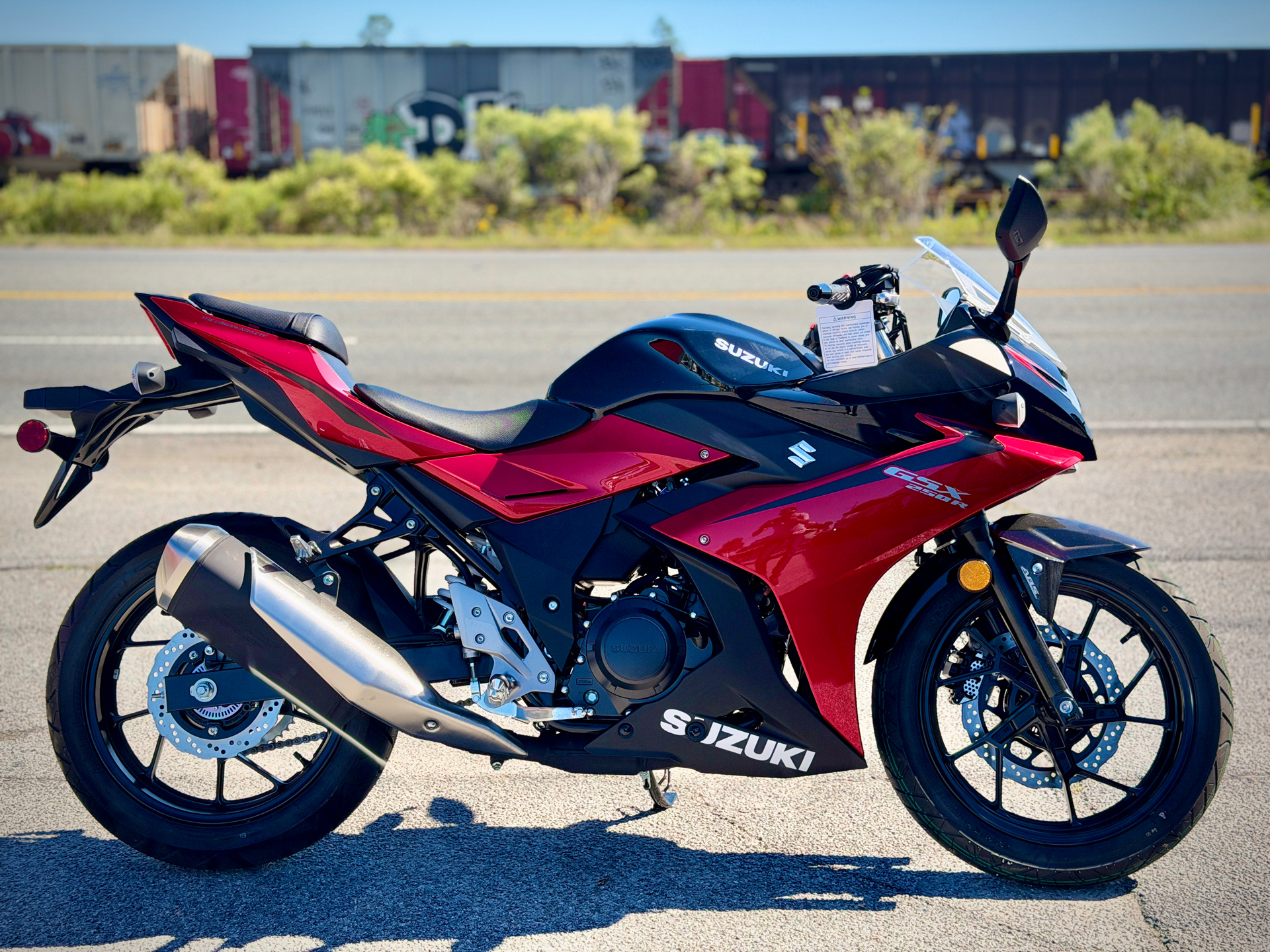 2025 GSX250R ABS