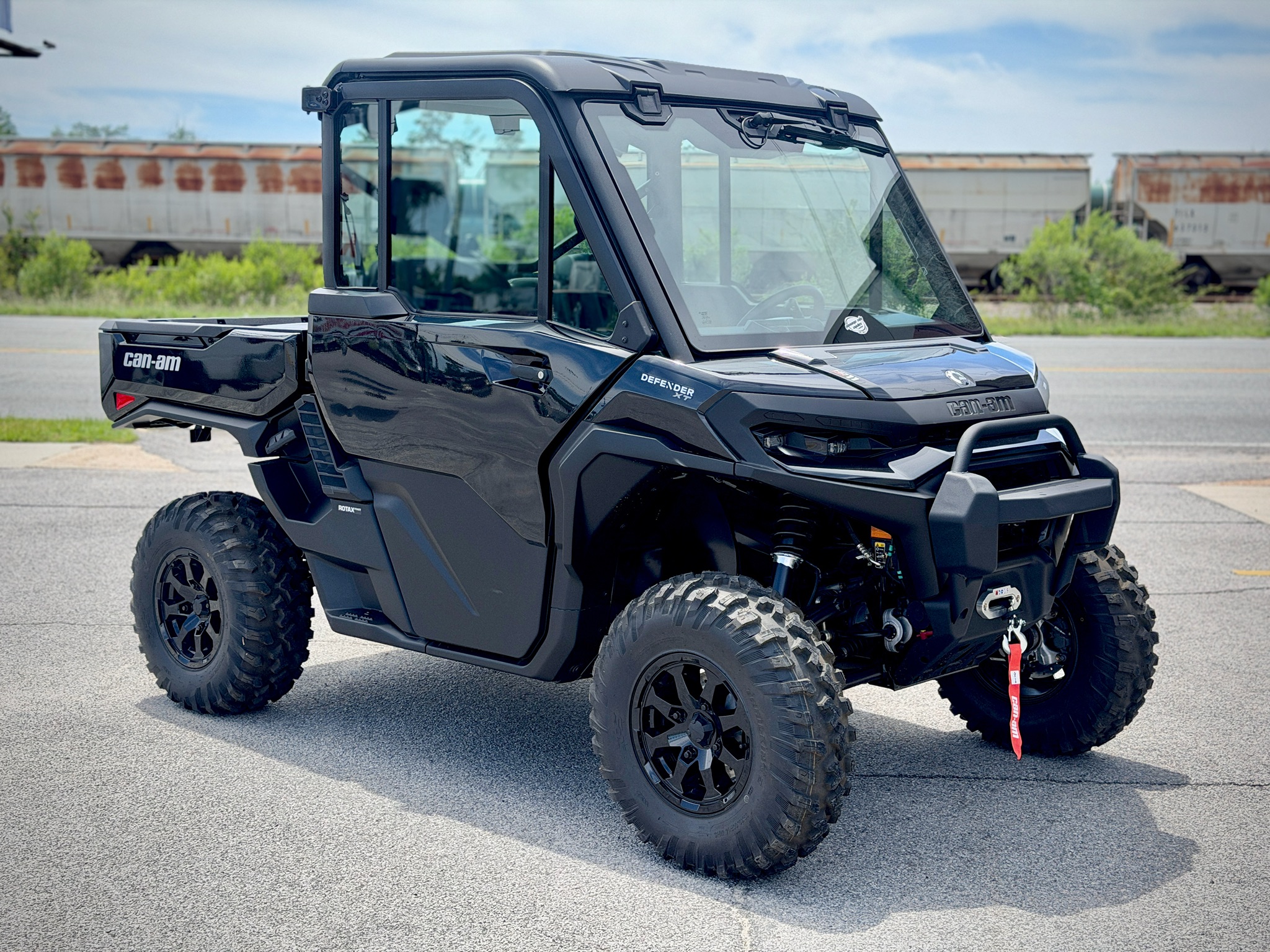 2026 Defender XT CAB HD11 with 10.25 in. touchscreen di