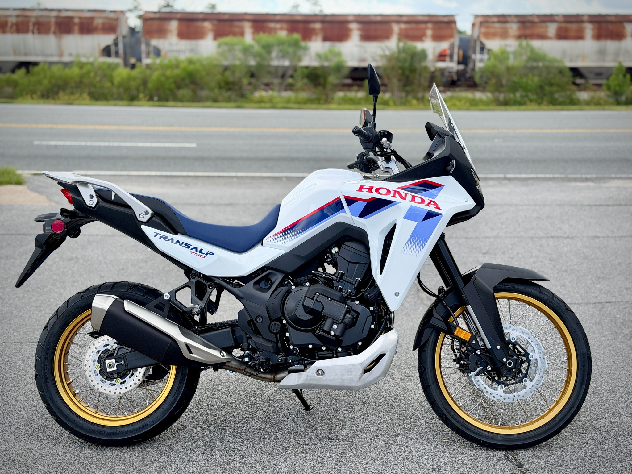 2026 Honda Transalp E-Clutch 1