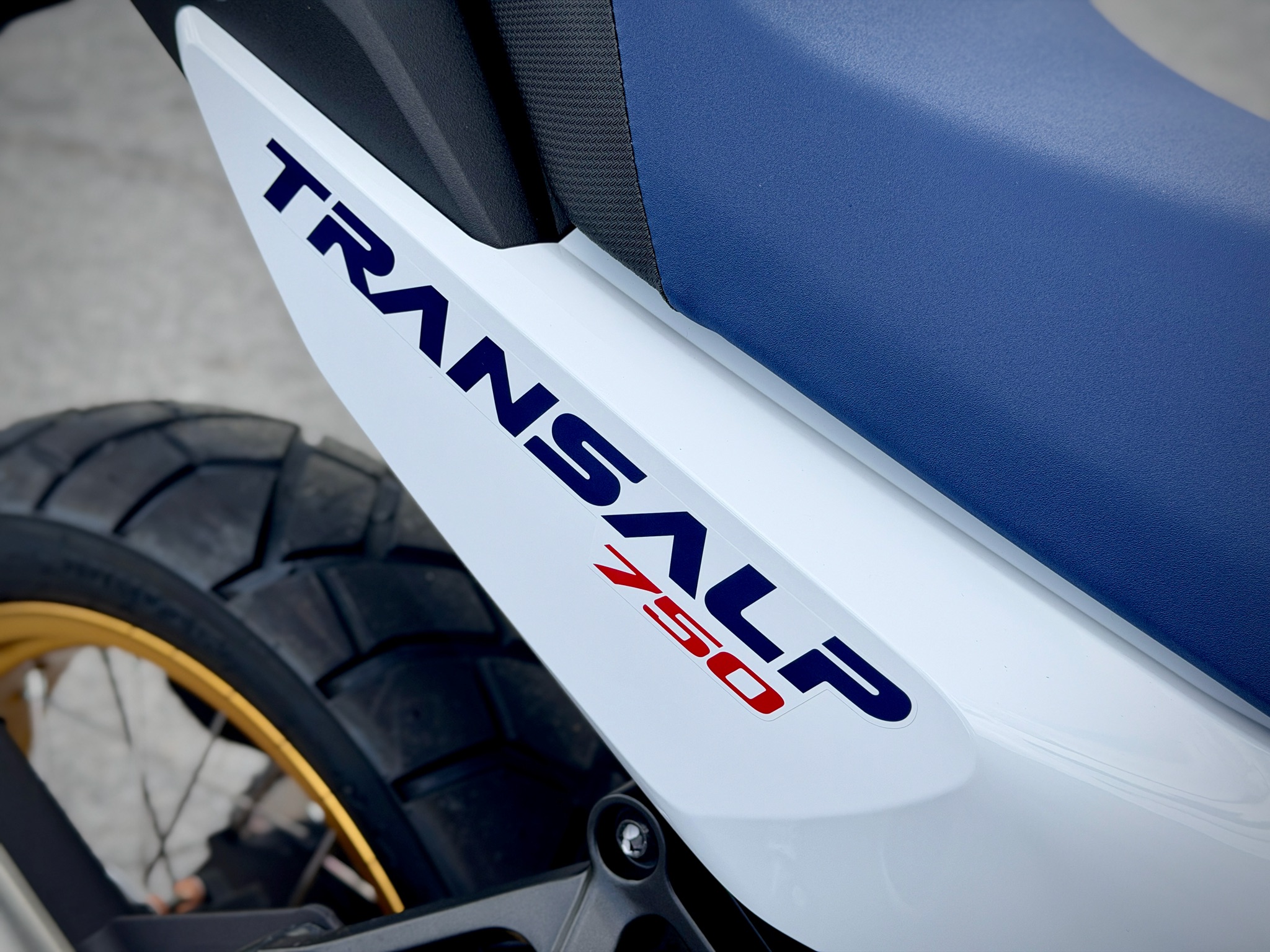 2026 Honda Transalp E-Clutch 9