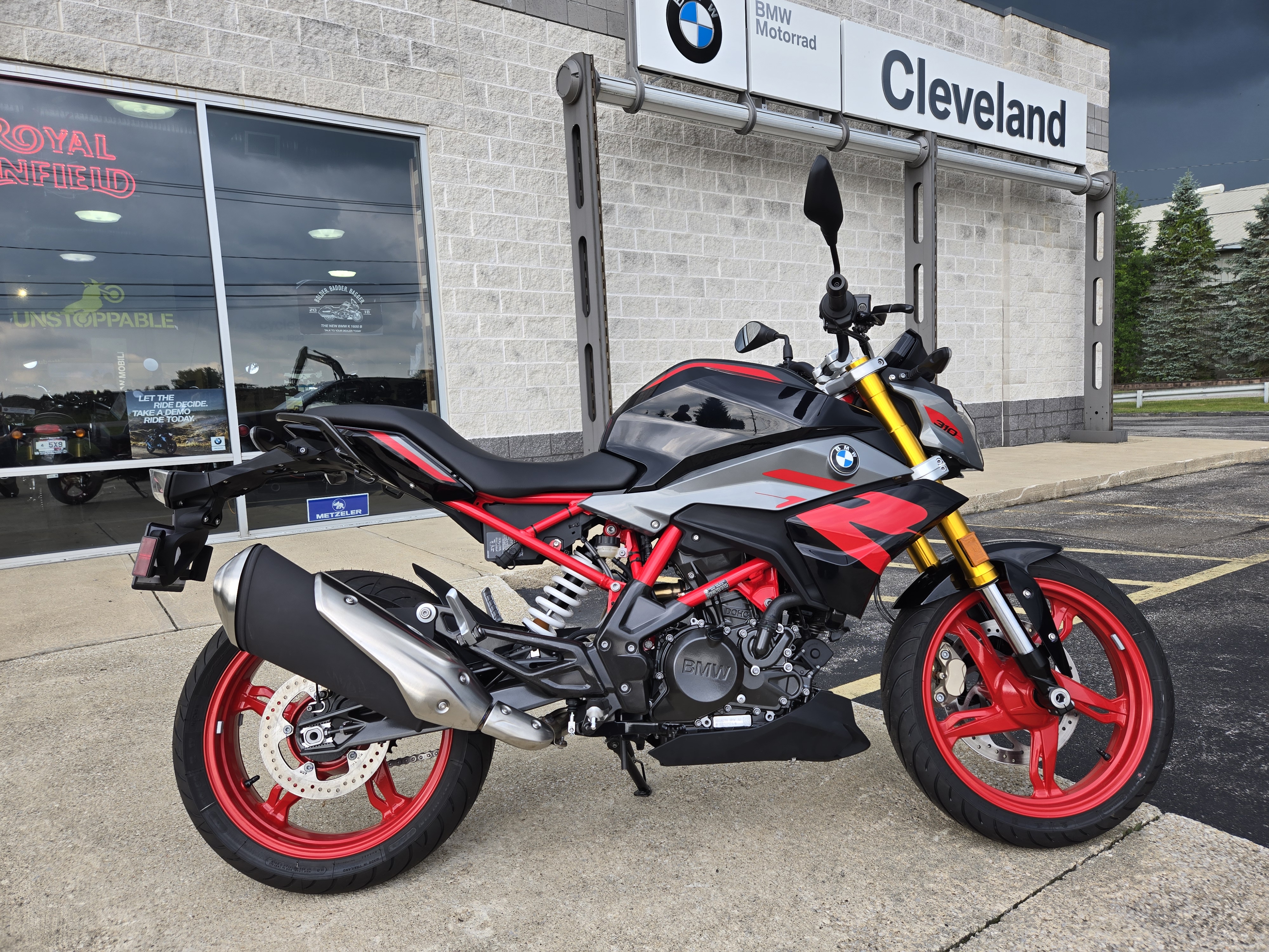 2025 BMW G 310 R 1