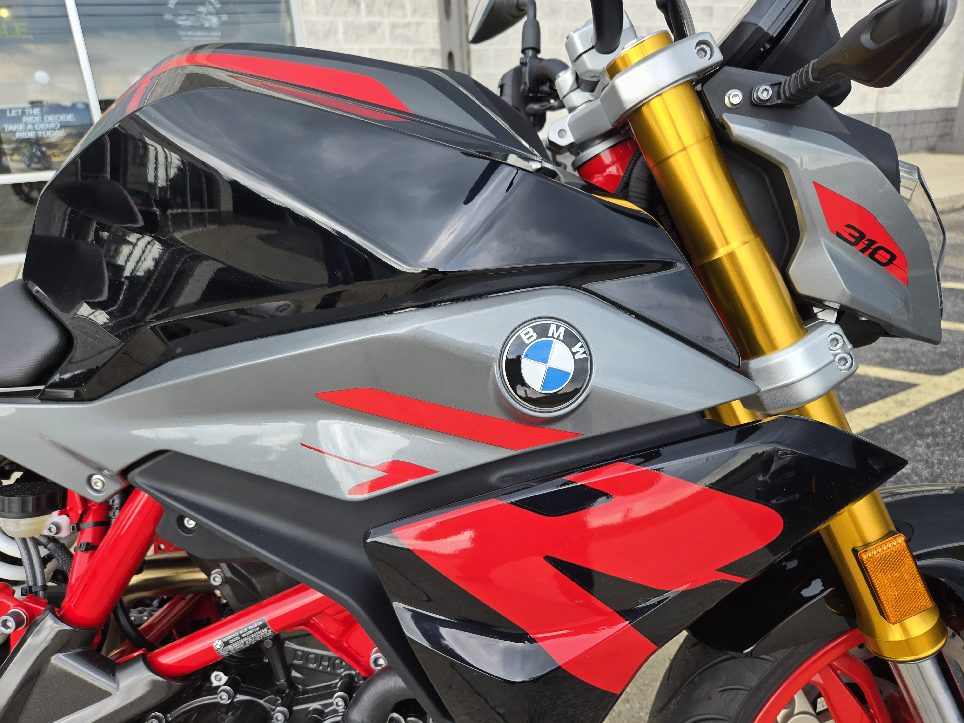 2025 BMW G 310 R 3
