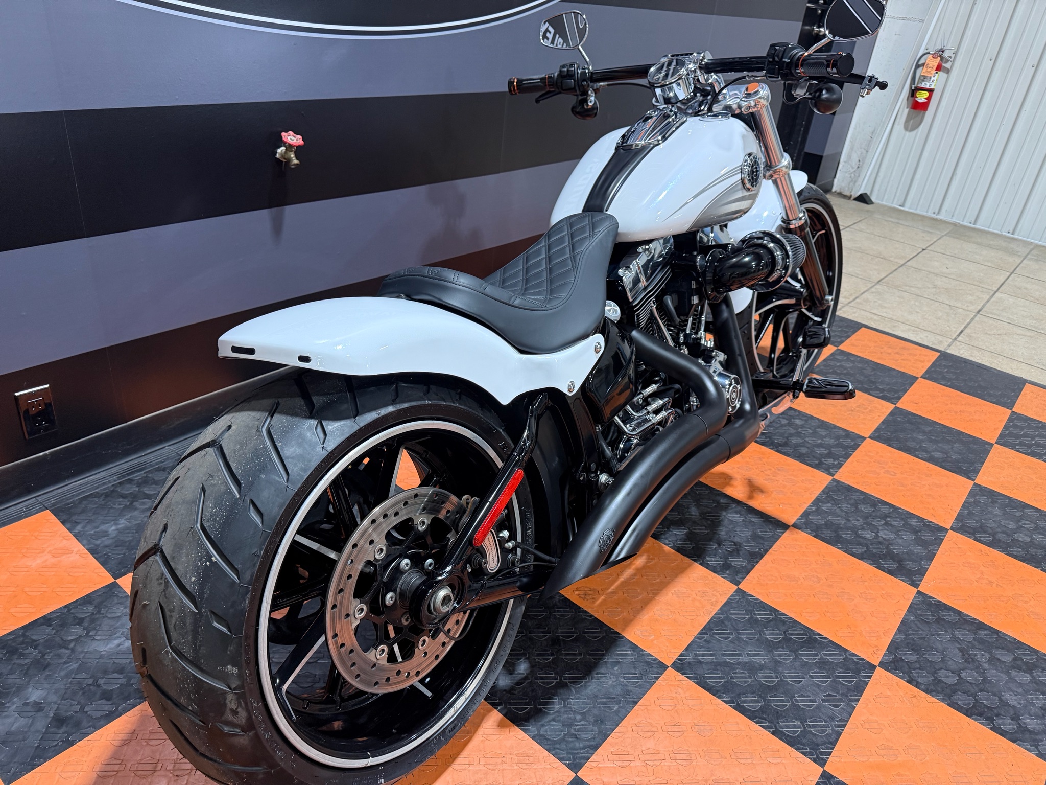 2016 Harley-Davidson Breakout® 3