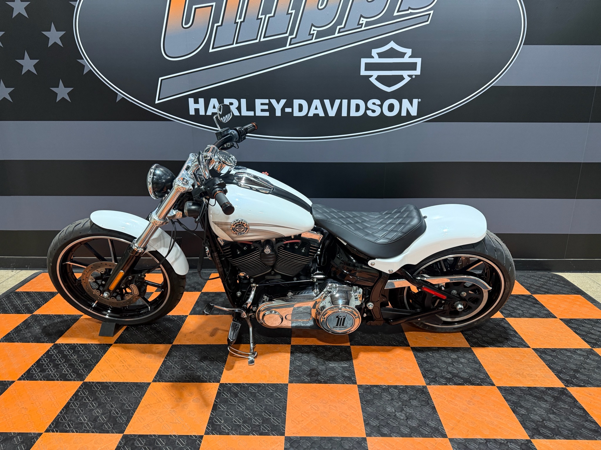 2016 Harley-Davidson Breakout® 11