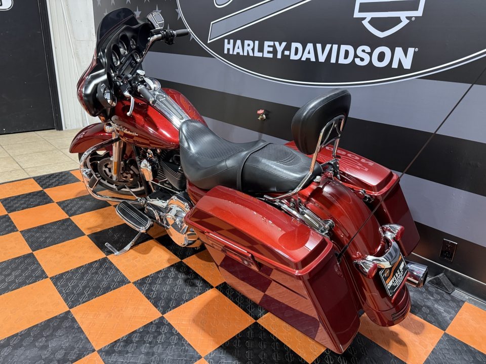 2010 Harley-Davidson Street Glide® 12