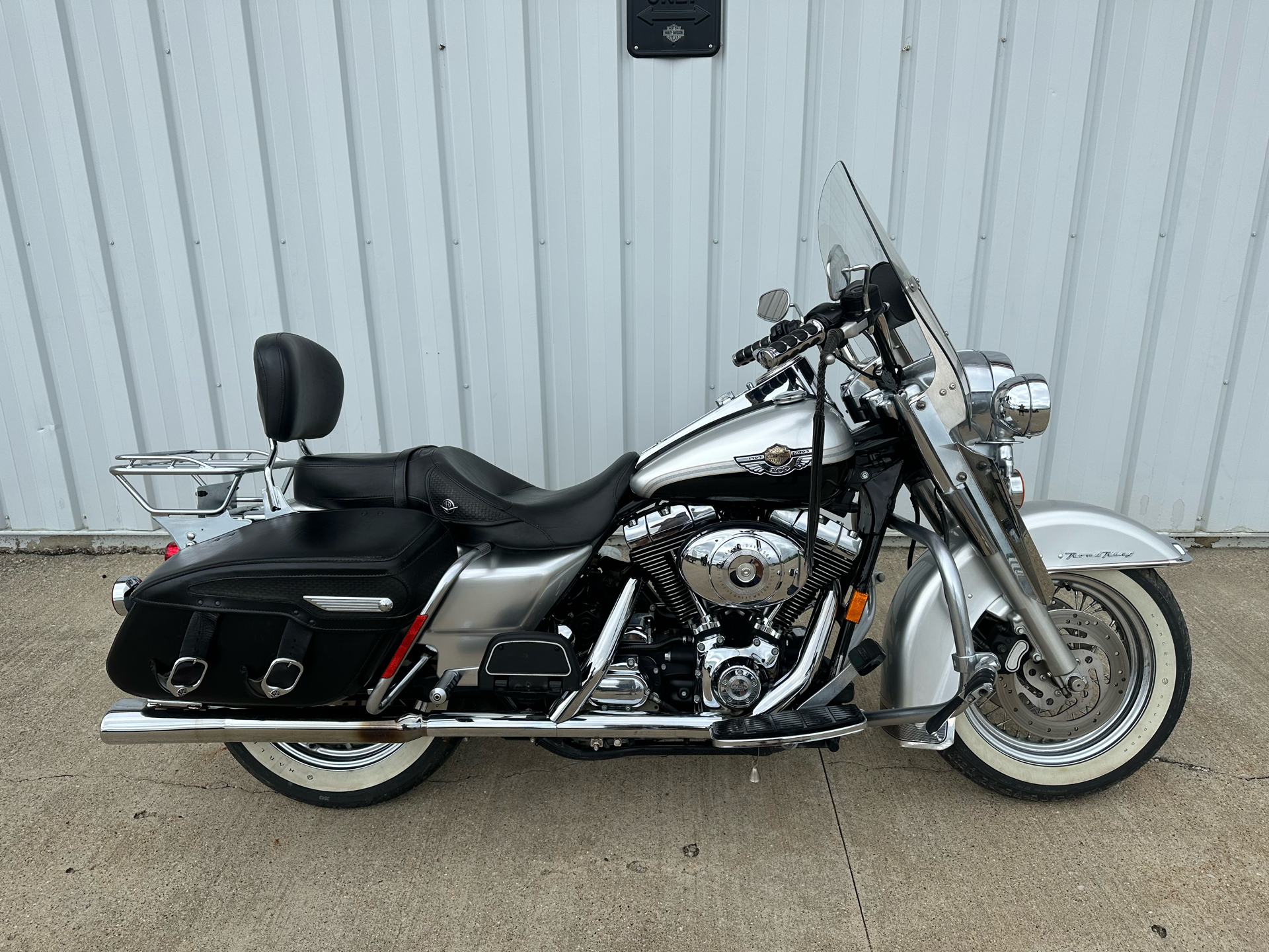 Harley-Davidson タンク オレンジ/グレー 1903-2003 2003 Harley-Davidson® XL883R - Sportster® 883R | Smoky