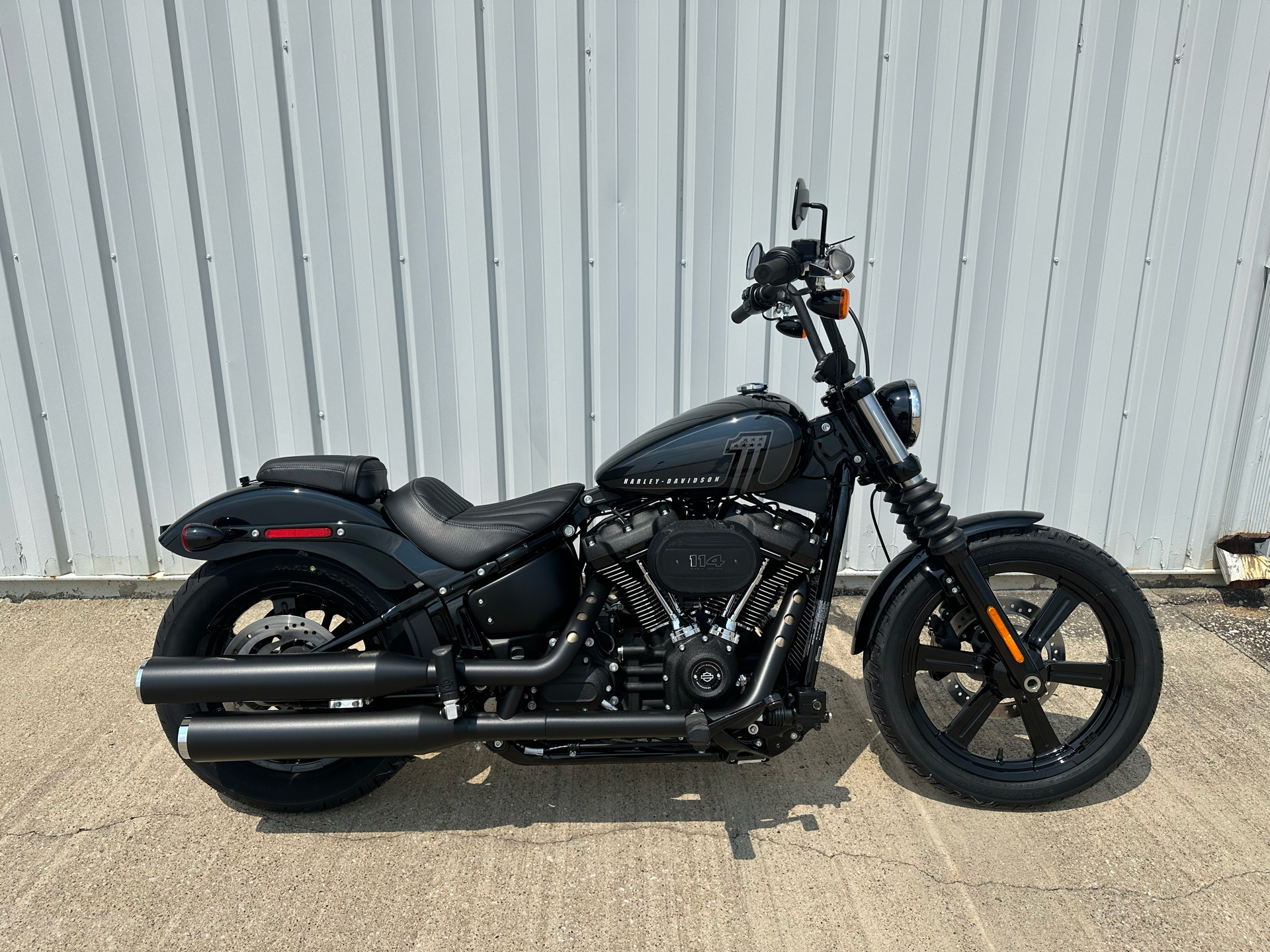 お歳暮 時期 Harley-Davidson 2024 New Street Black Vivid 114 Bob® ジャケット・アウター