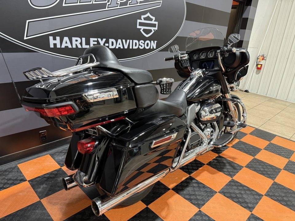 2019 Harley-Davidson Electra Glide® Ultra Classic® 3