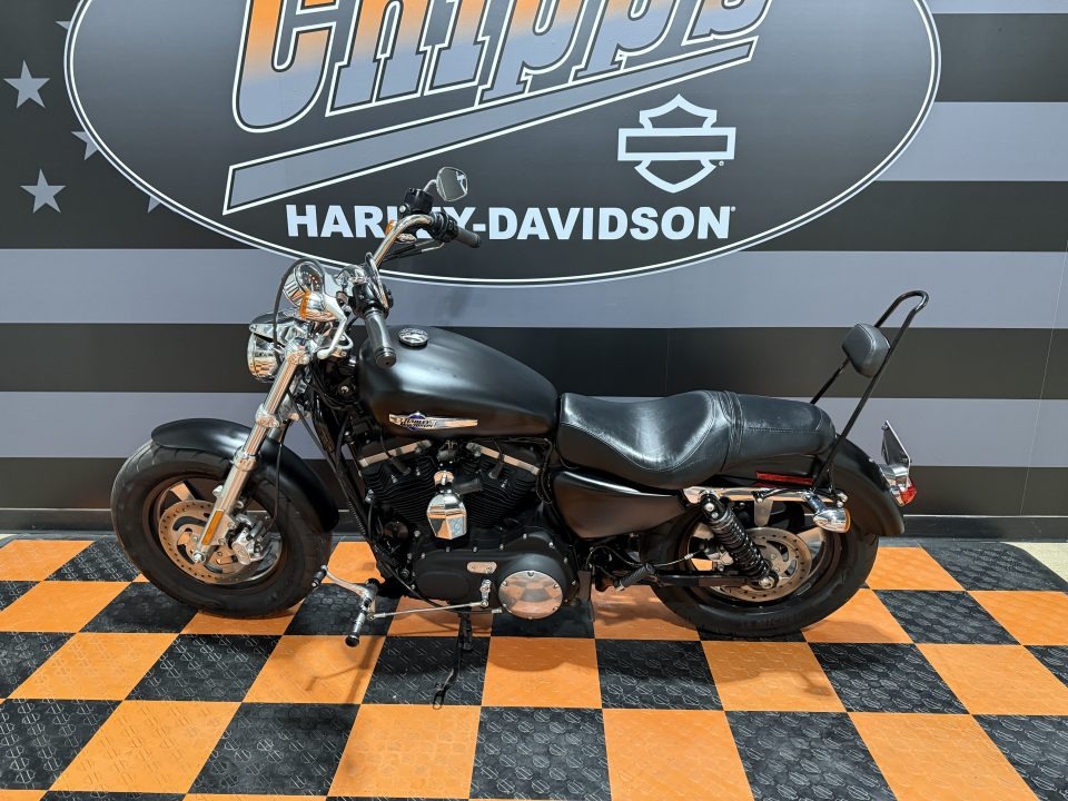 2015 Harley-Davidson 1200 Custom 10