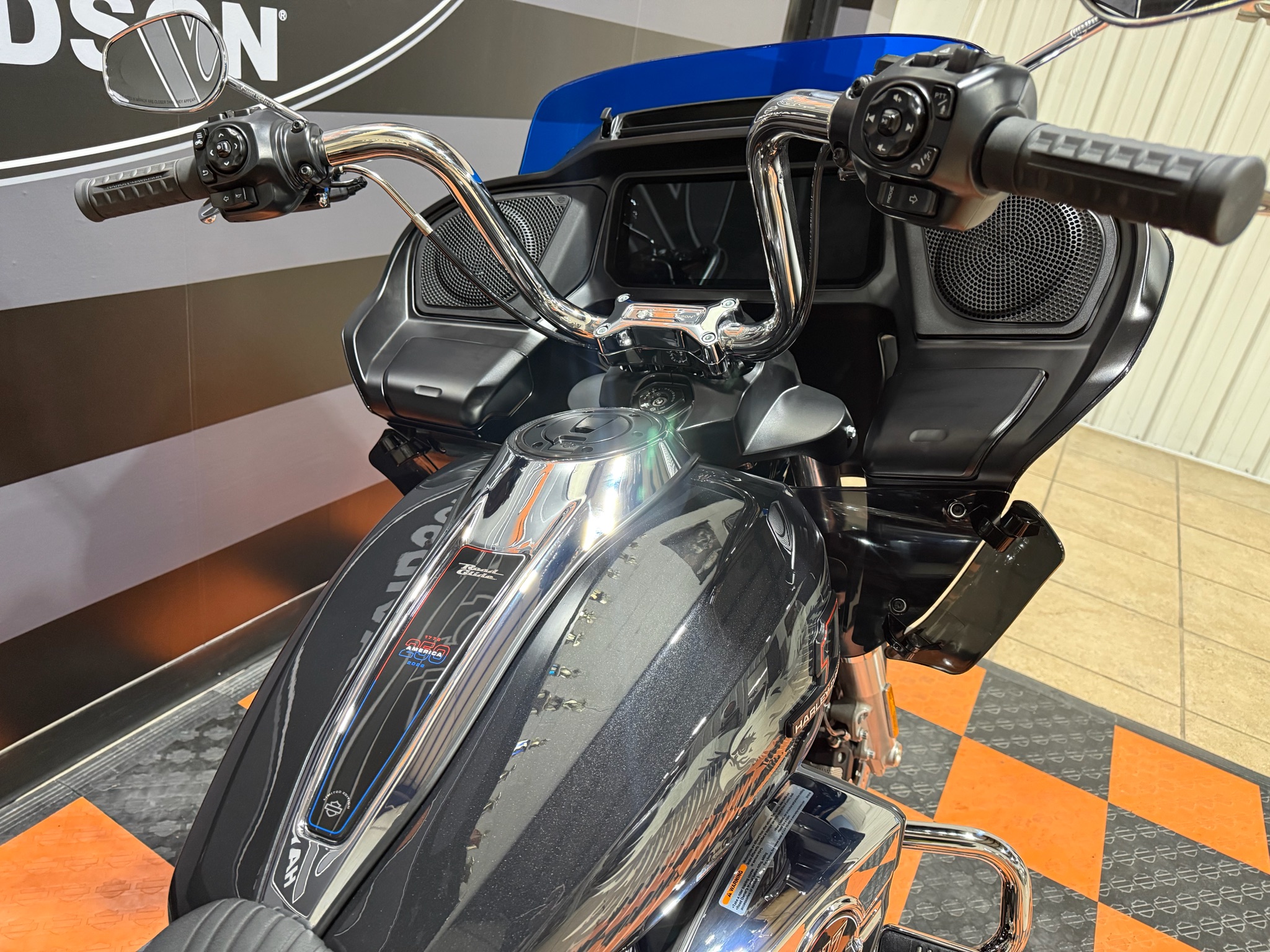 2026 Harley-Davidson Road Glide® 10