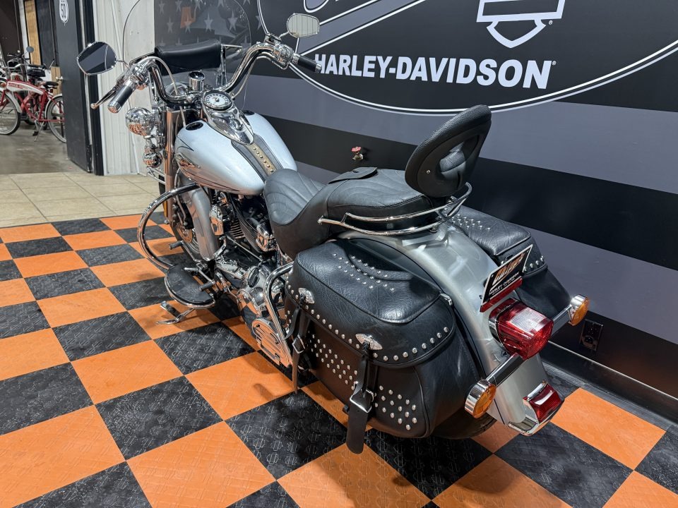 2010 Harley-Davidson Heritage Softail® Classic 6