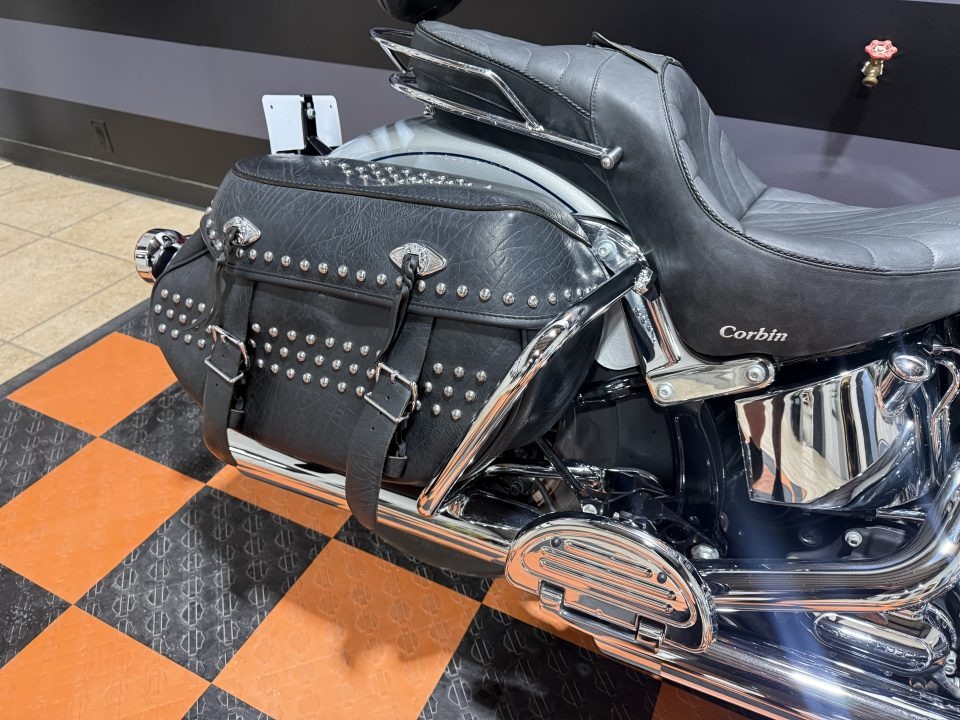 2010 Harley-Davidson Heritage Softail® Classic 10