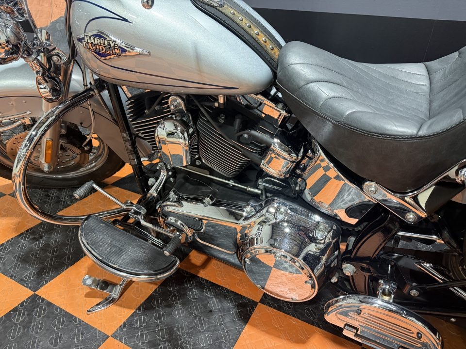 2010 Harley-Davidson Heritage Softail® Classic 11