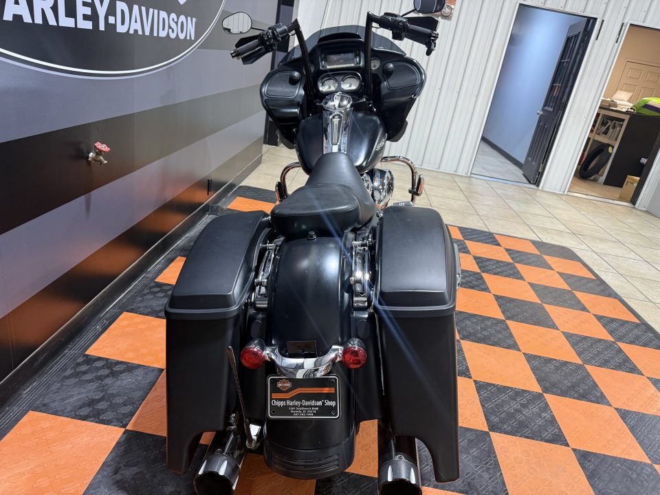 2018 Harley-Davidson Road Glide® 4