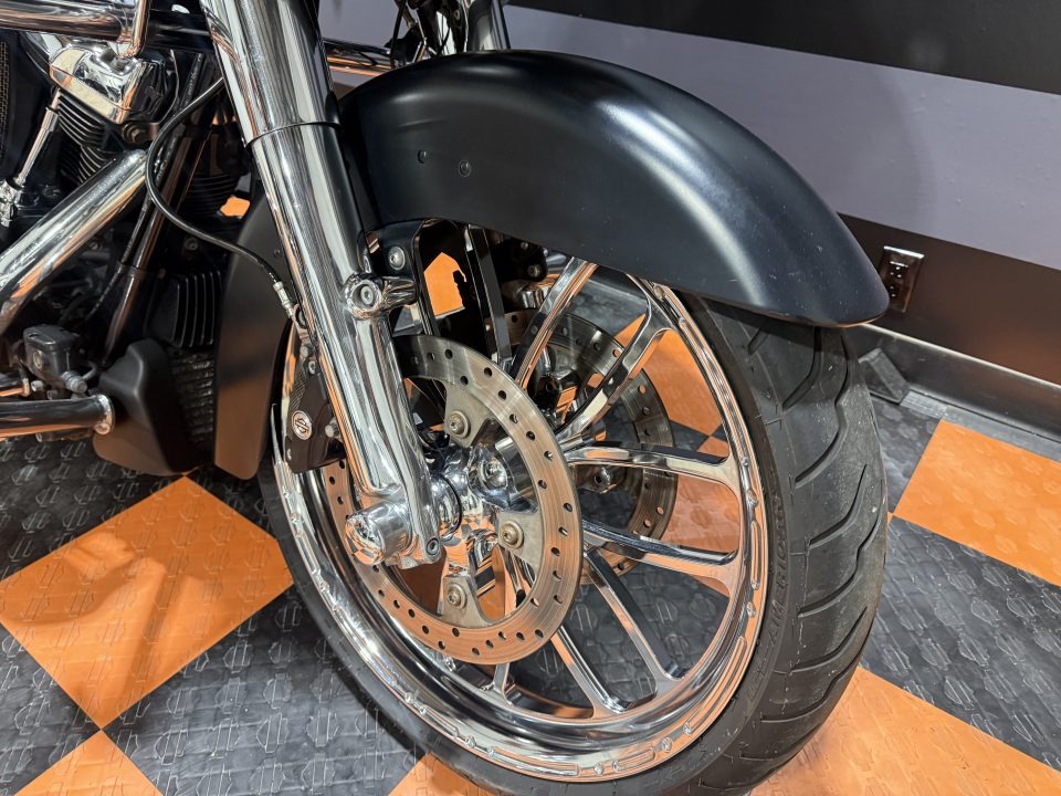2018 Harley-Davidson Road Glide® 6