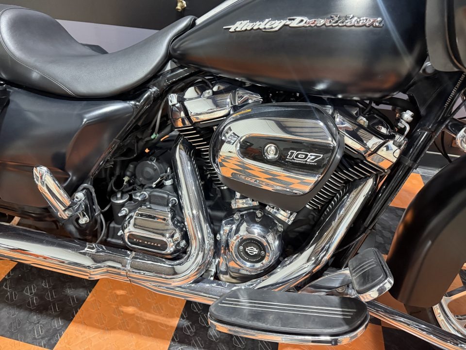 2018 Harley-Davidson Road Glide® 7