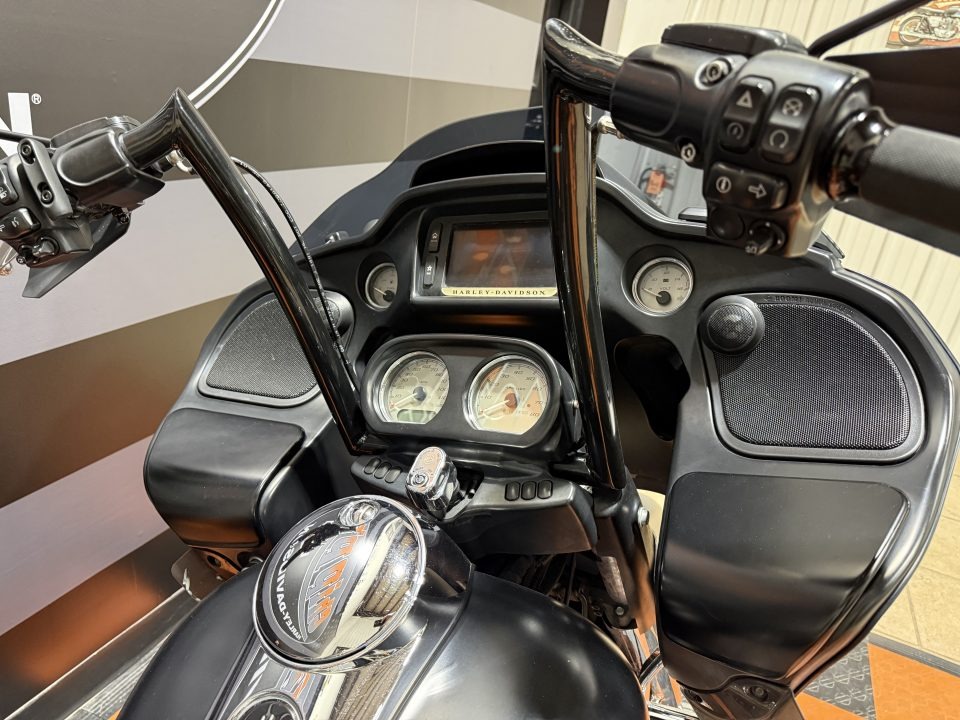 2018 Harley-Davidson Road Glide® 8