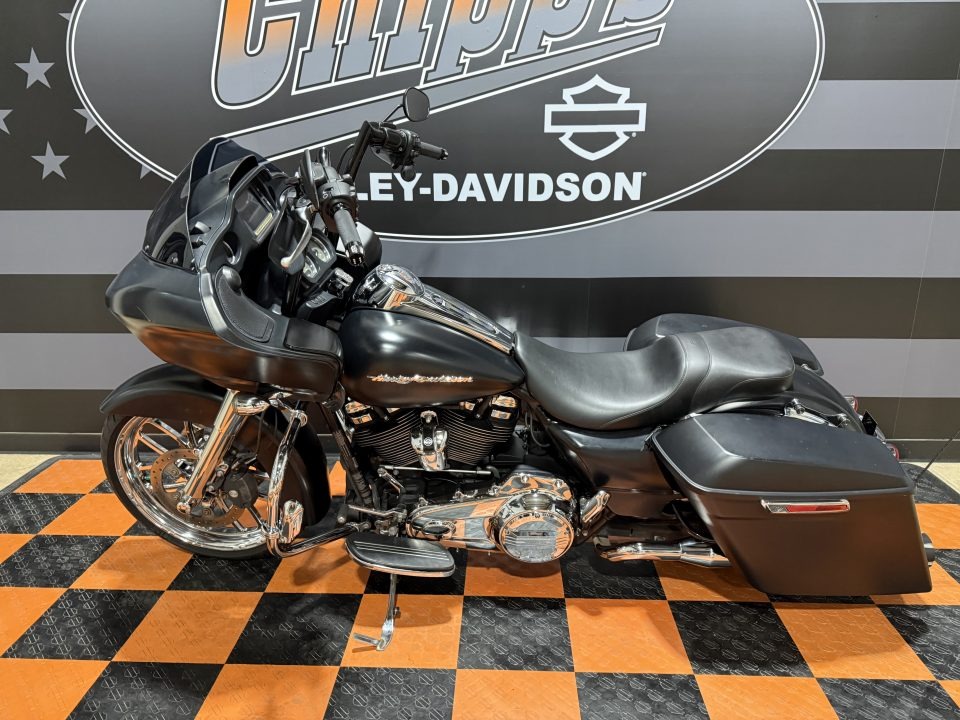 2018 Harley-Davidson Road Glide® 9