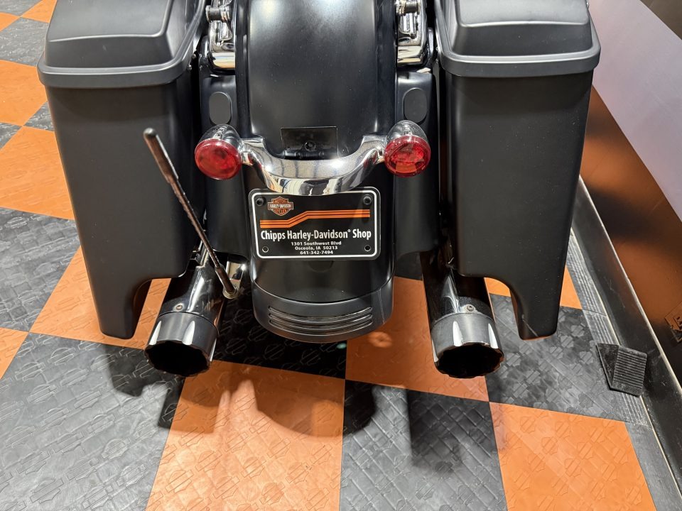 2018 Harley-Davidson Road Glide® 12