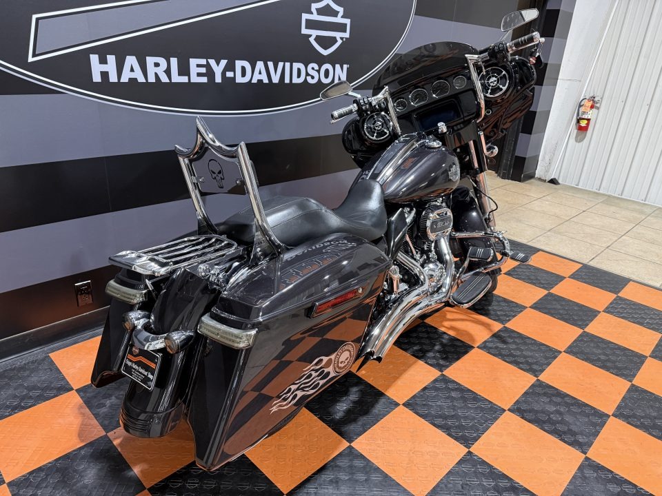 2021 Harley-Davidson Street Glide® Special 3