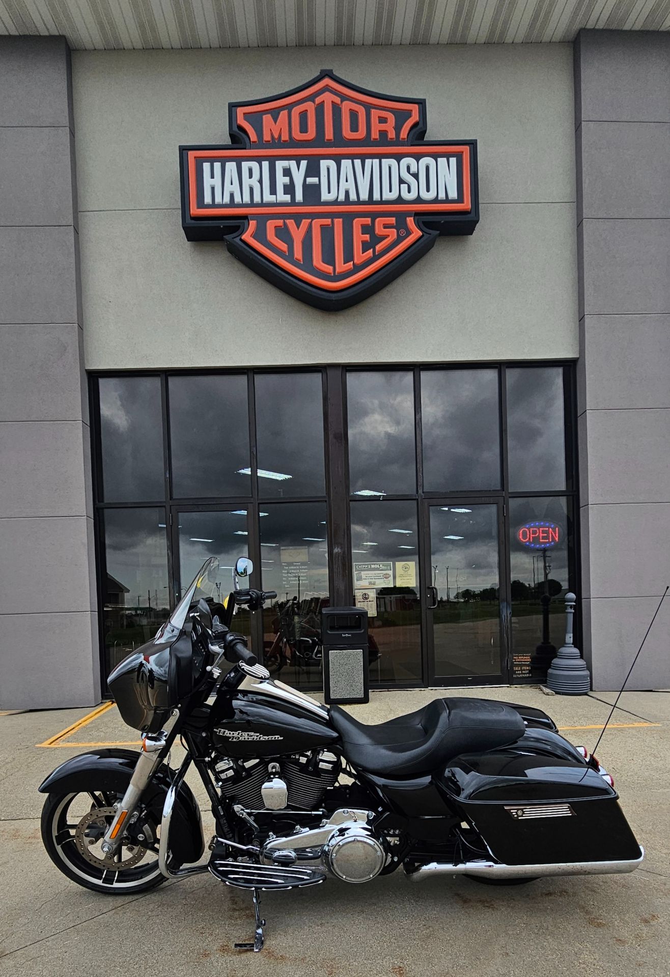 Used 2018 Harley-Davidson Street Glide® Vivid Black