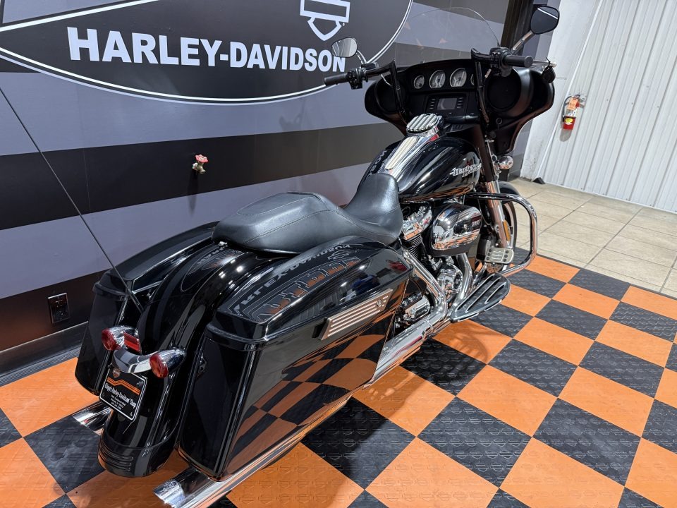 2018 Harley-Davidson Street Glide® 3