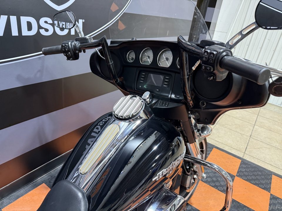 2018 Harley-Davidson Street Glide® 8