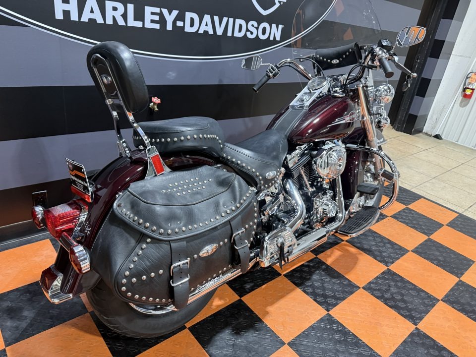 2005 Harley-Davidson FLSTC/FLSTCI Heritage Softail® Classic 3