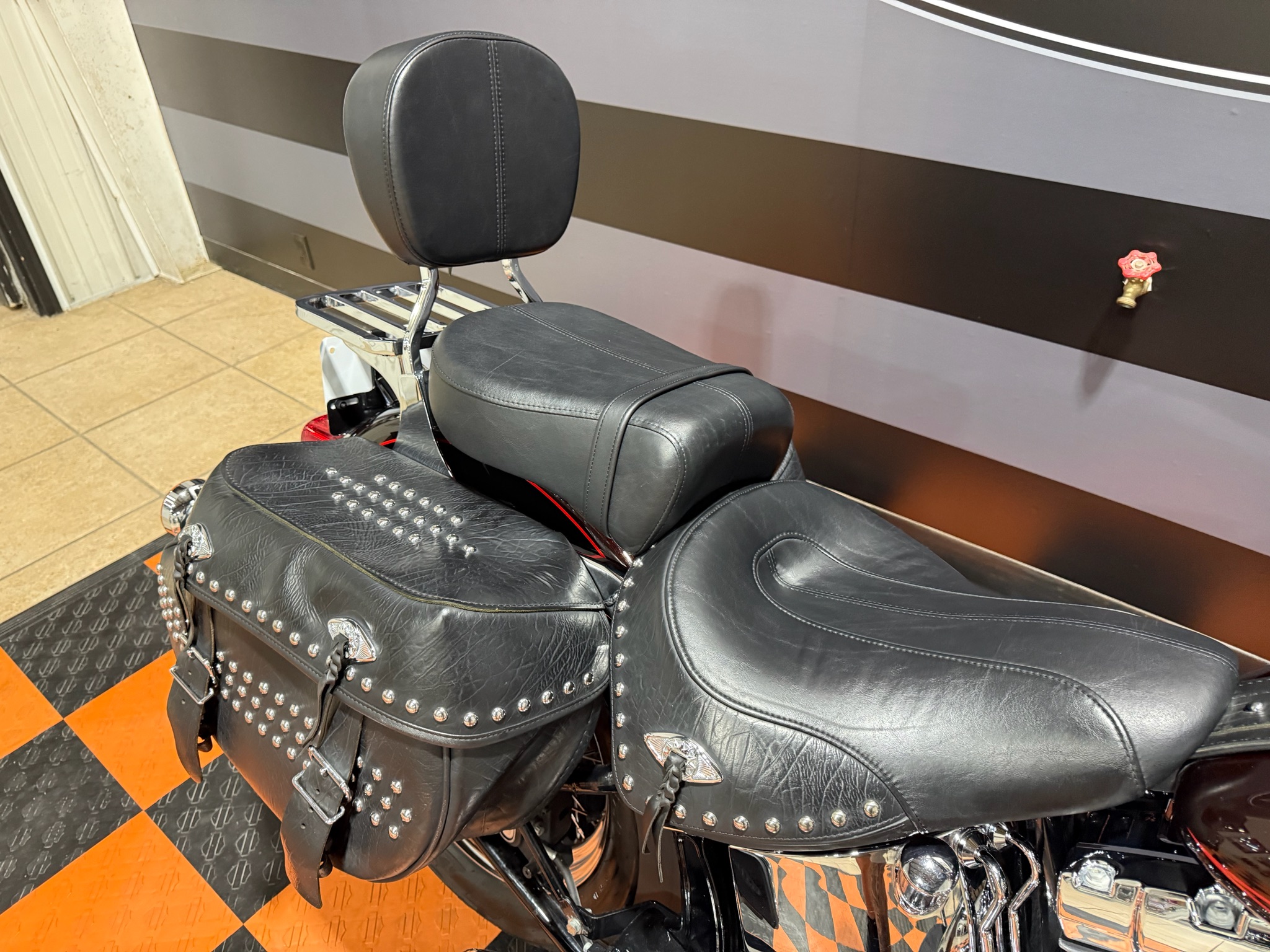 2011 Harley-Davidson Heritage Softail® Classic 8