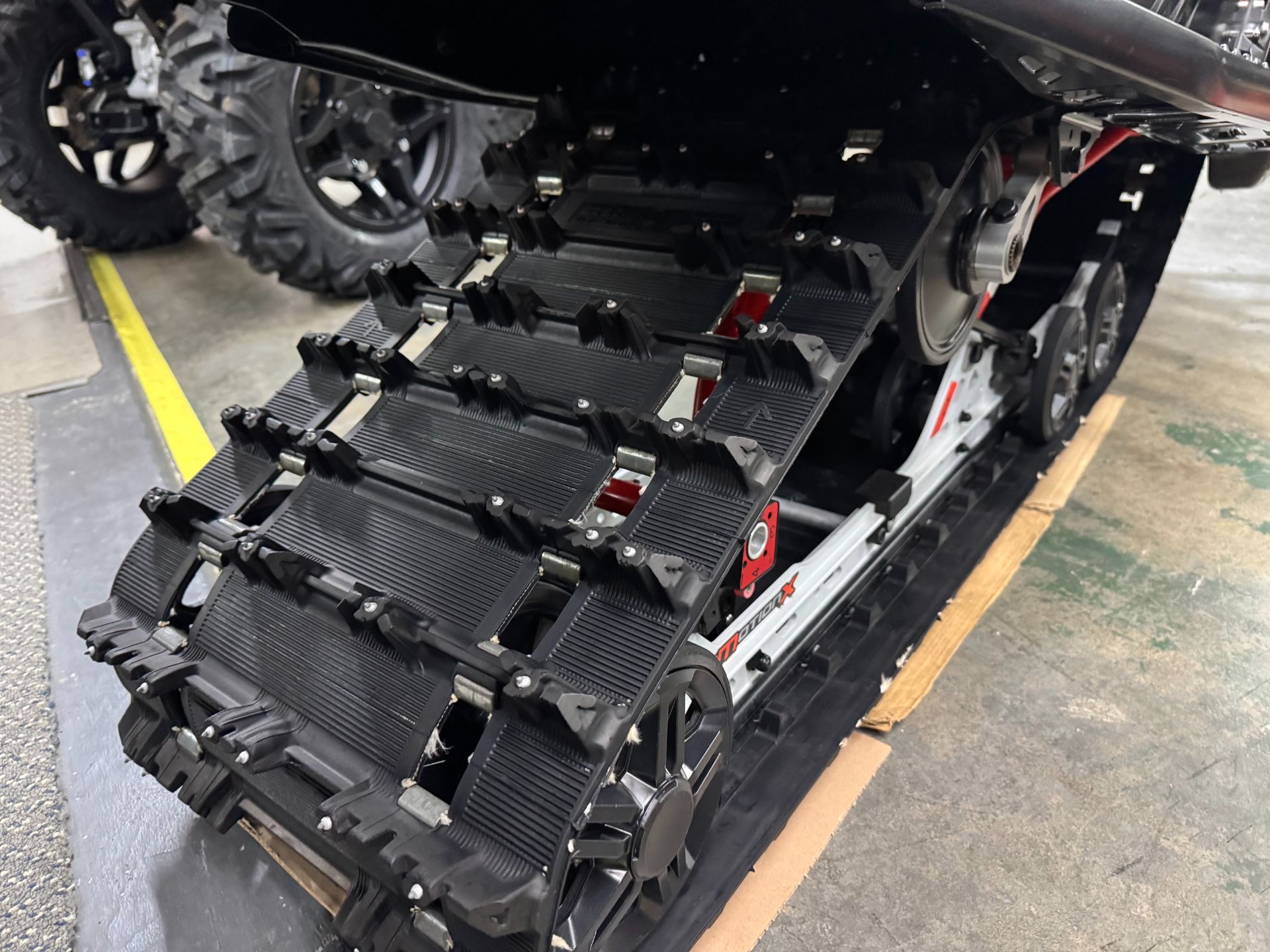 2022 Ski-Doo MXZ TNT 600R E-TEC ES RipSaw 1.25 in East Montpelier, Vermont - Photo 6