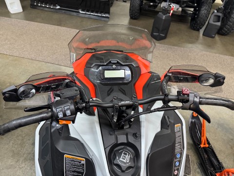 2022 Ski-Doo MXZ TNT 600R E-TEC ES RipSaw 1.25 in East Montpelier, Vermont - Photo 5