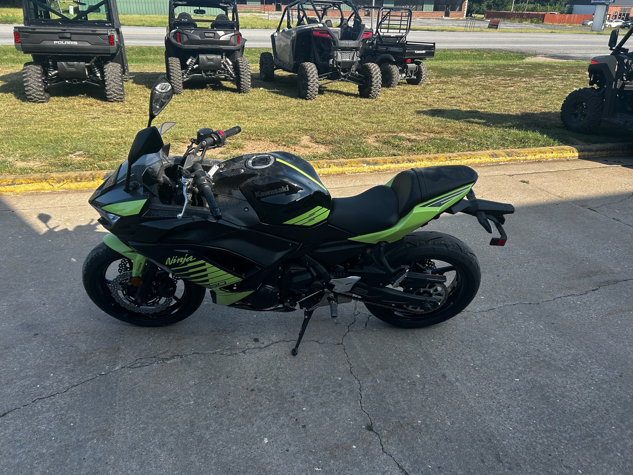 2026 Kawasaki Ninja® 650 ABS 4