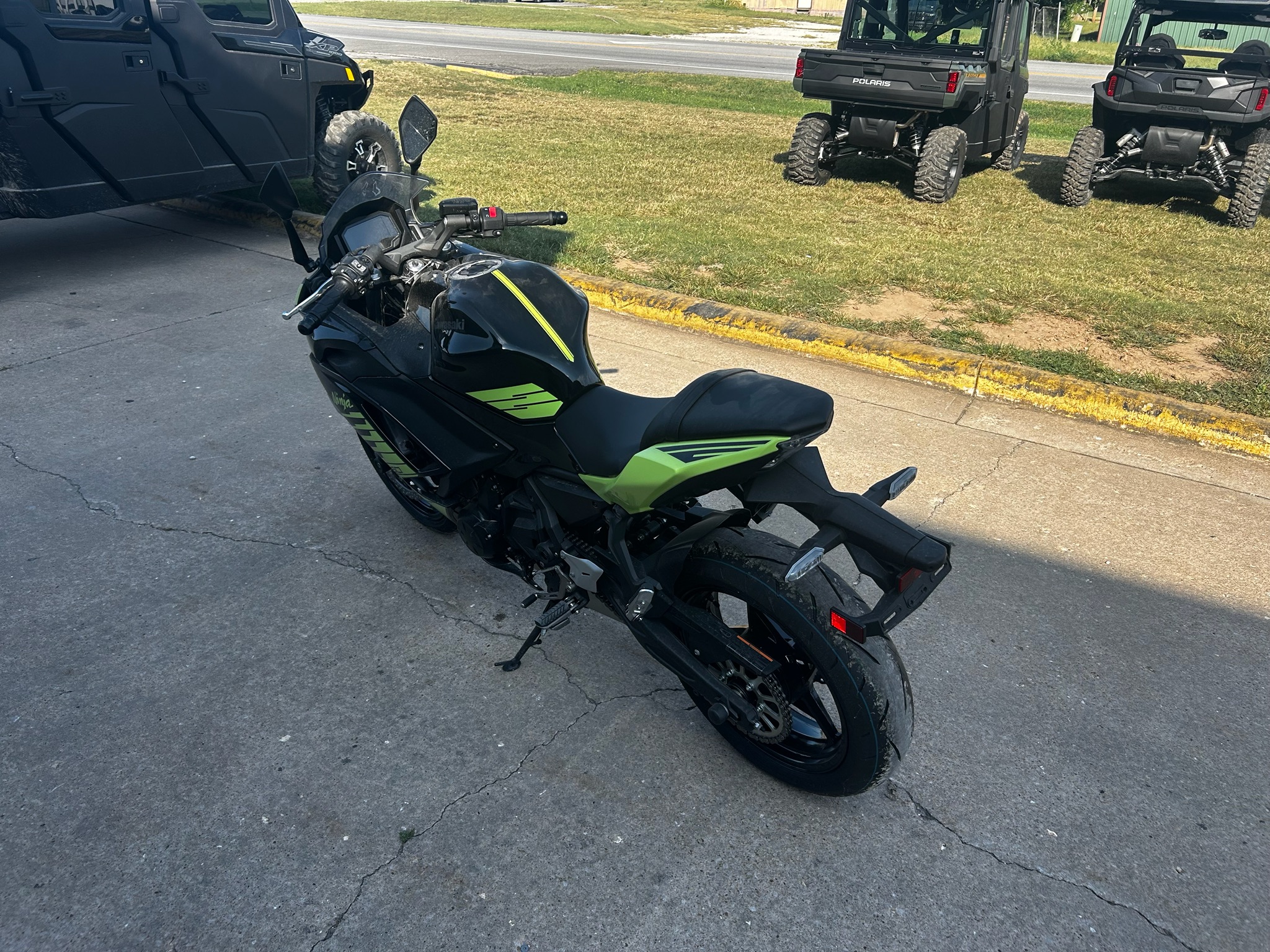 2026 Kawasaki Ninja® 650 ABS 5
