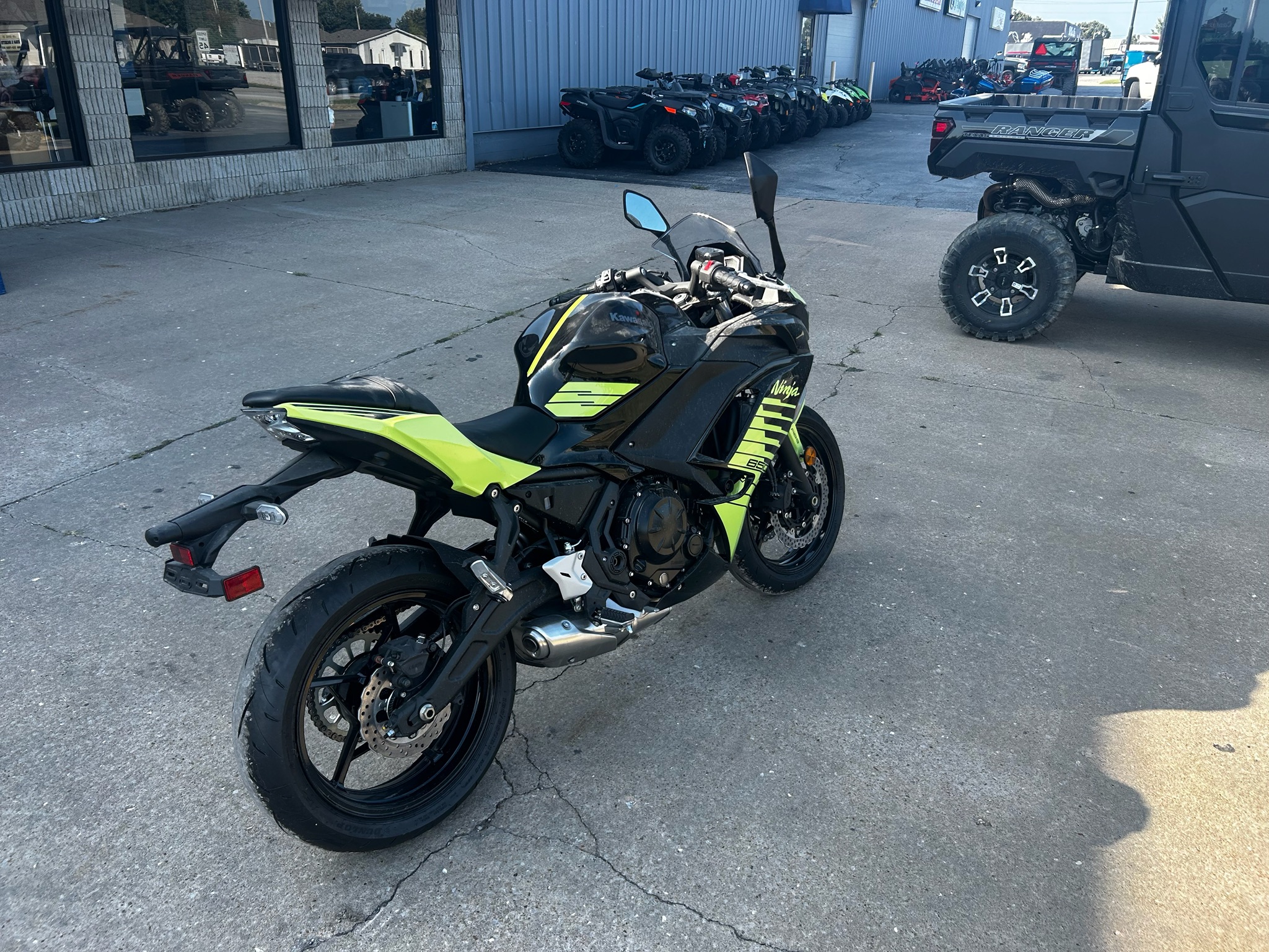 2026 Kawasaki Ninja® 650 ABS 7