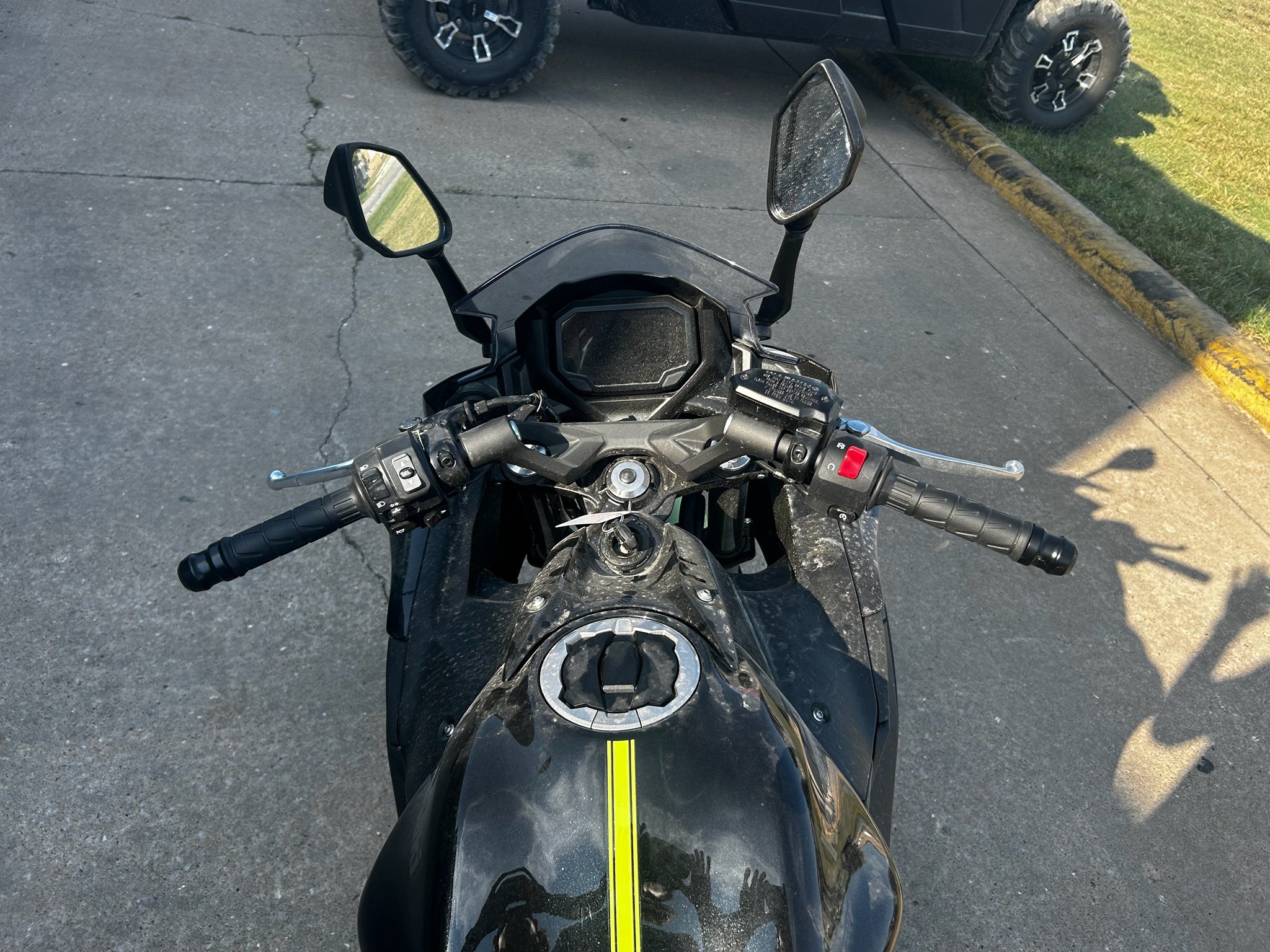 2026 Kawasaki Ninja® 650 ABS 11