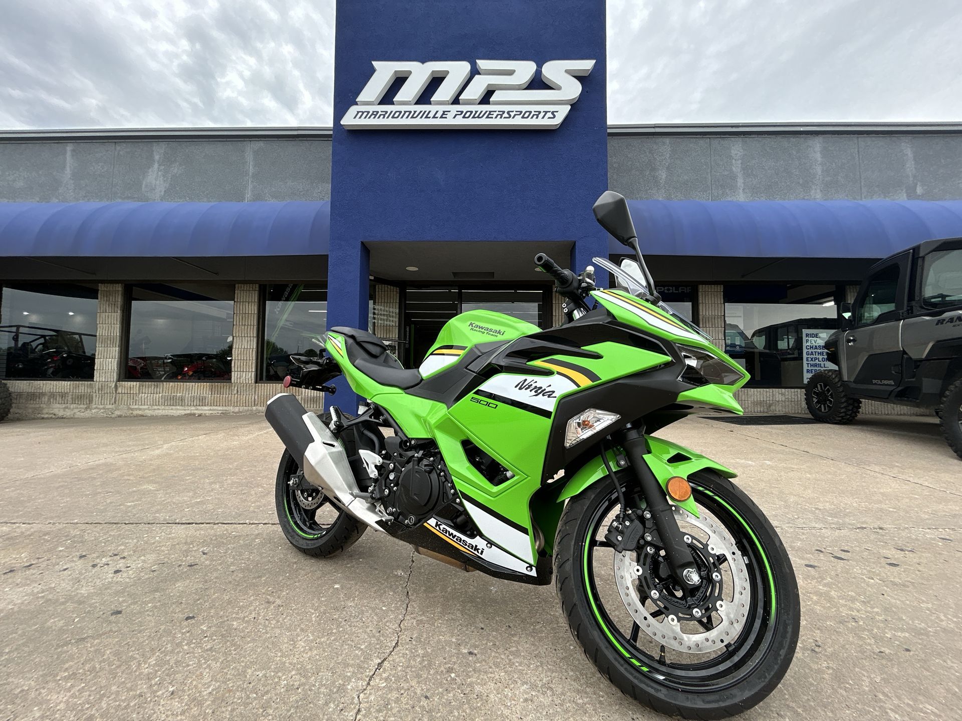 2025 Kawasaki Ninja 500 KRT Edition in Marionville, Missouri - Photo 1