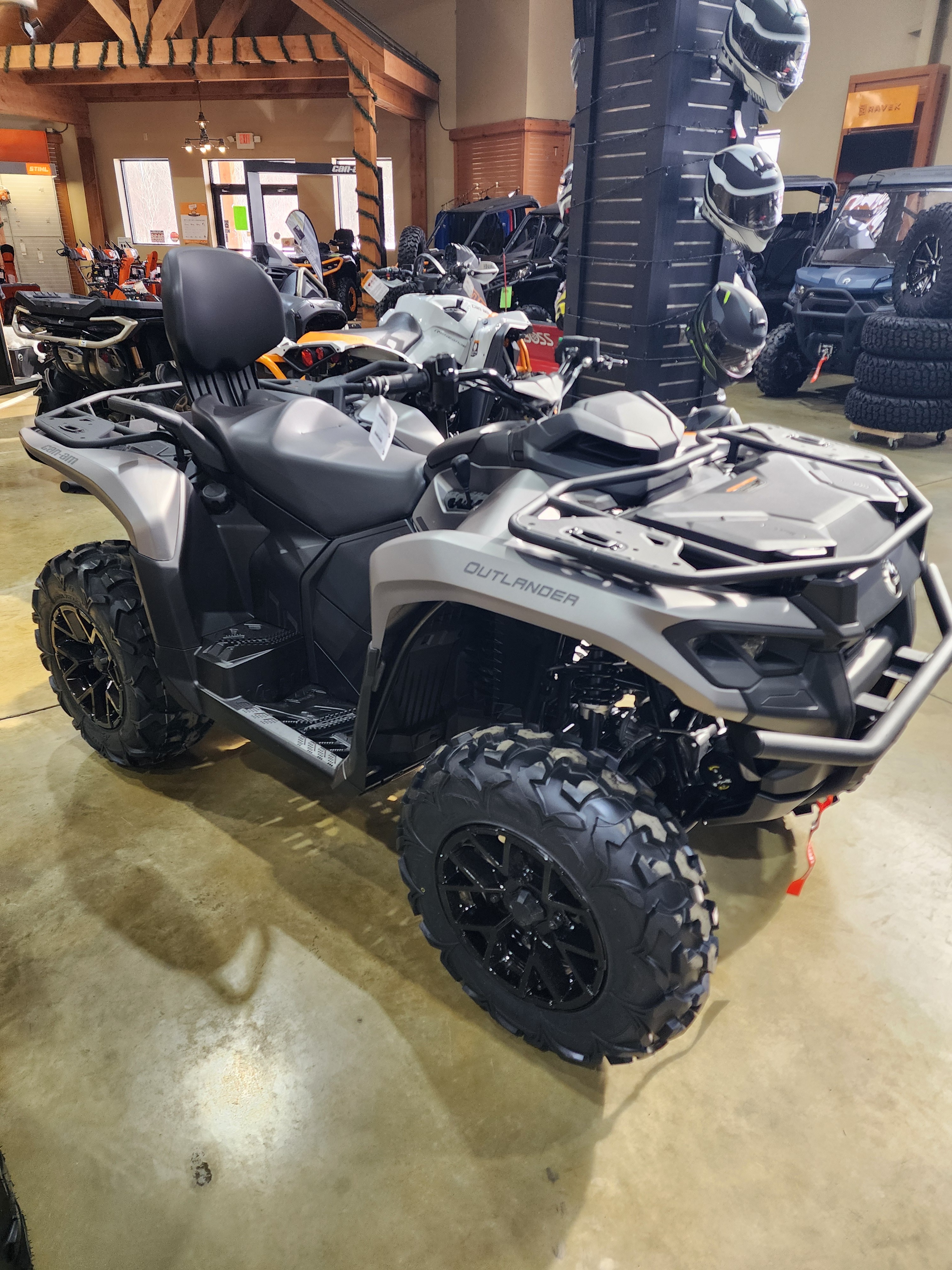2026 Can-Am™ Outlander MAX XT 700 1
