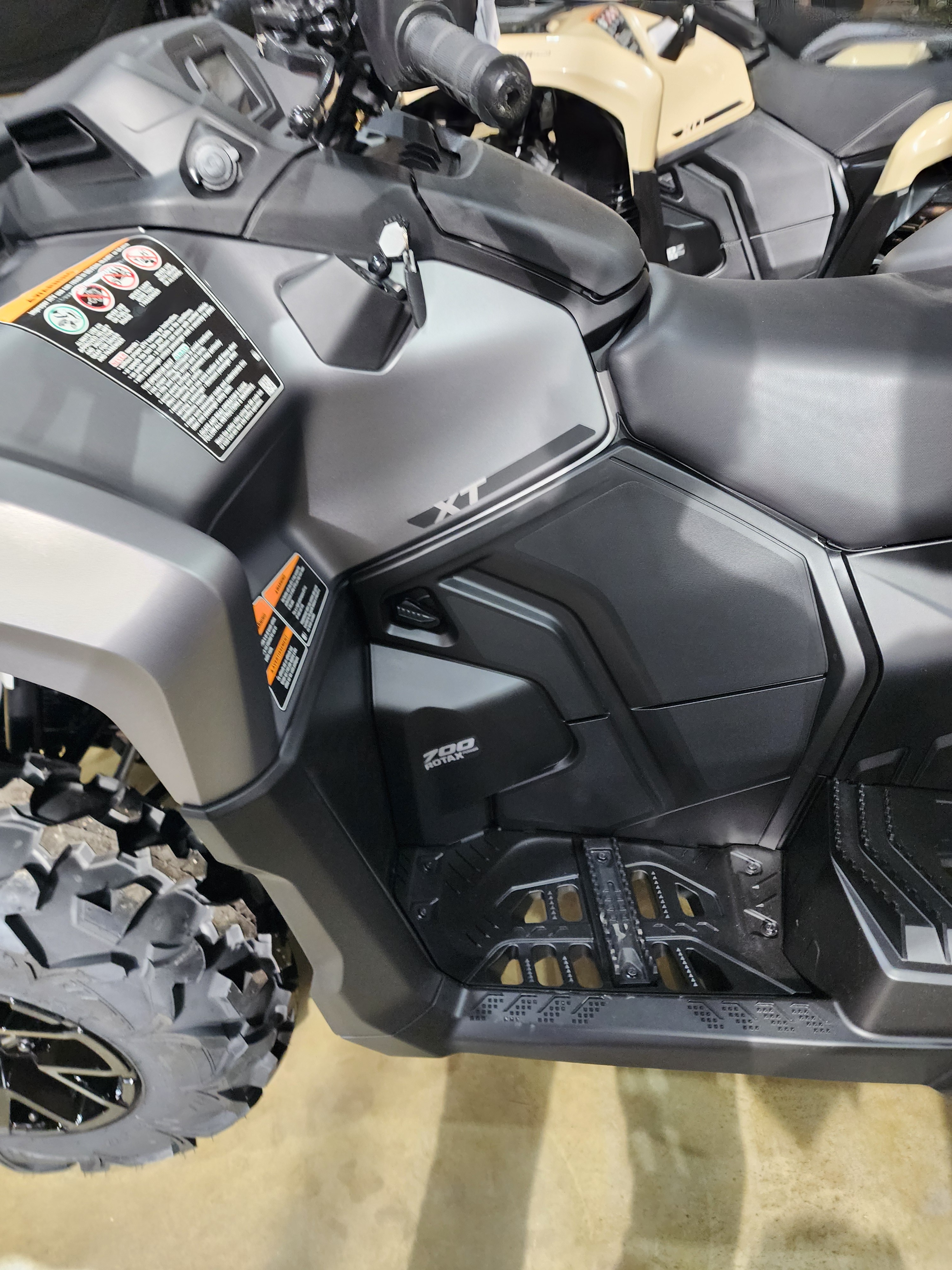 2026 Can-Am™ Outlander MAX XT 700 3