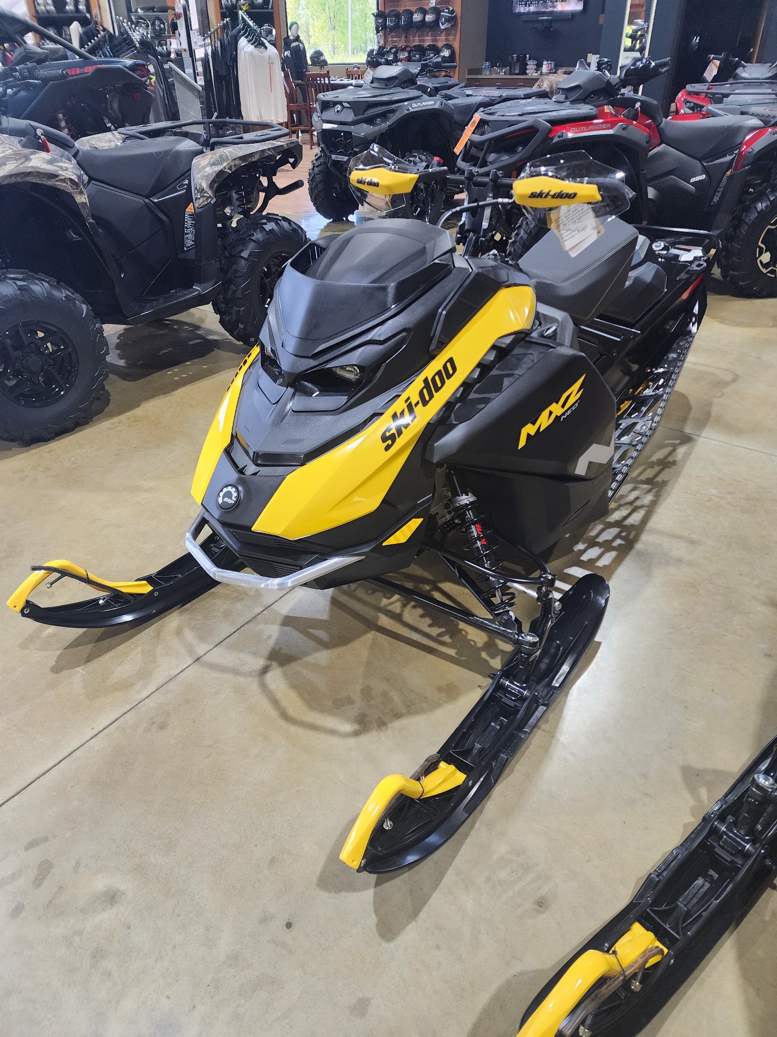 2027 Ski-Doo MXZ NEO+ 600 EFI ES RipSaw 1.25 for sale 1257553
