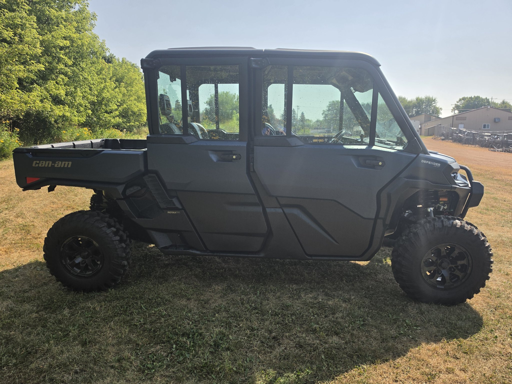 2026 Can-Am™ Defender MAX Limited HD11 3