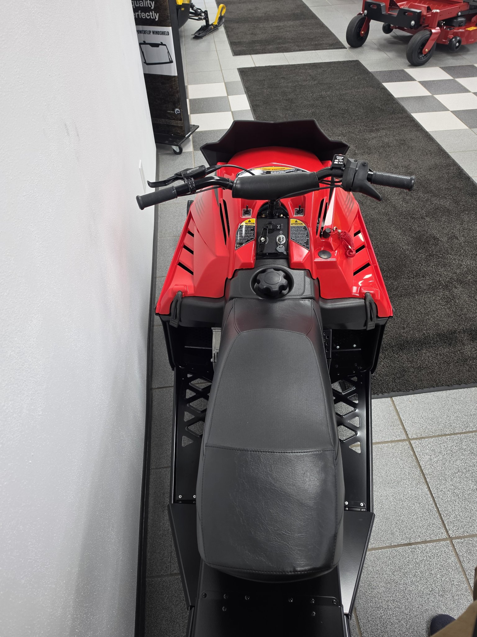 2027 Polaris INDY 200 ES 4
