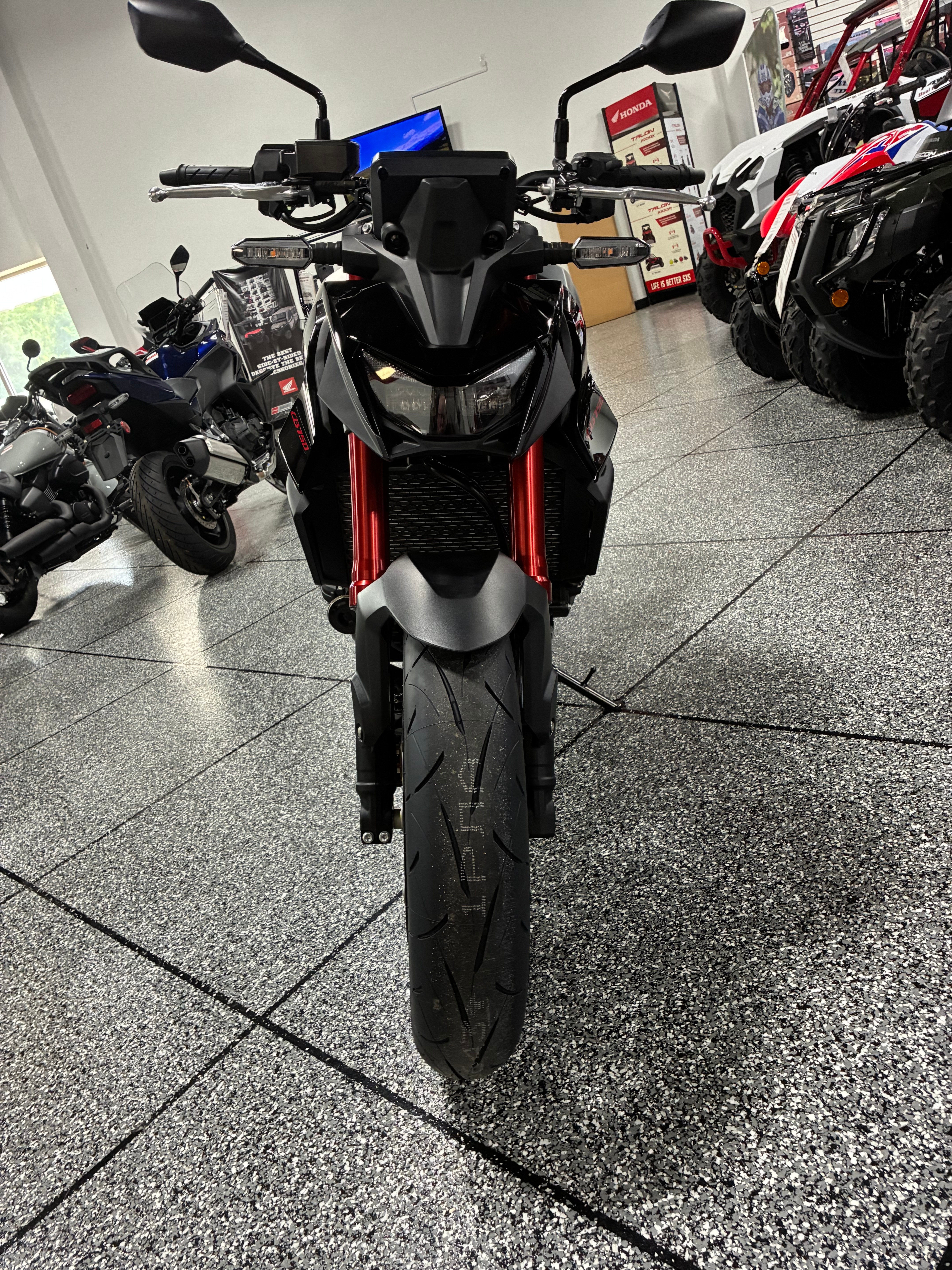 2026 Honda CB750 Hornet E-Clutch 3