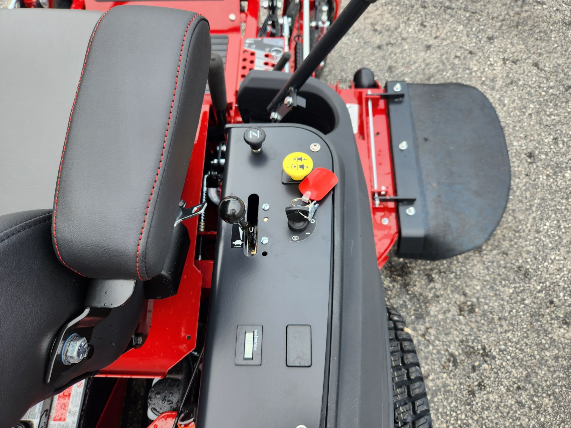 New Ferris Industries ISX 800 52 in. Briggs & Stratton CXi 27 hp