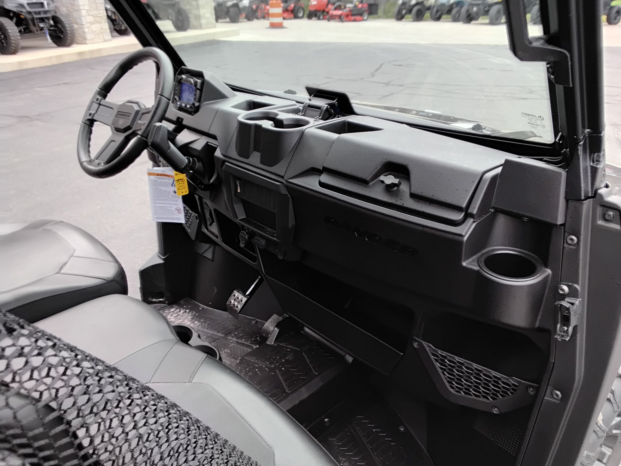 2027 Polaris Ranger Crew 1000 Premium 10
