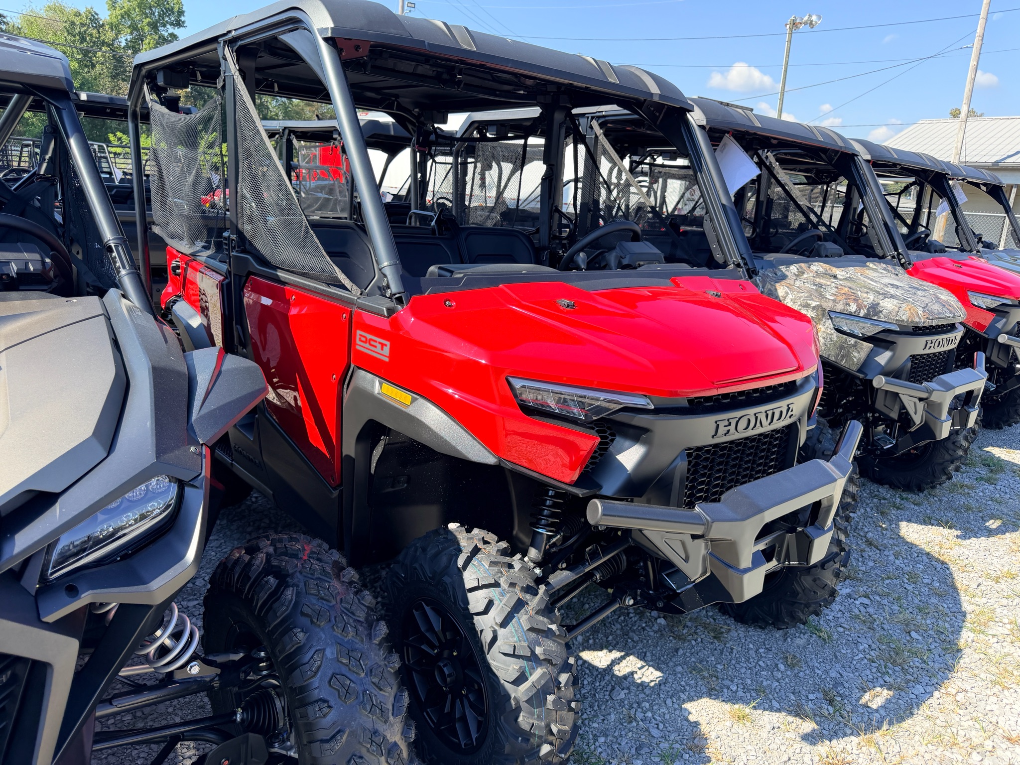 2026 Honda Pioneer 1000-5 Deluxe 1