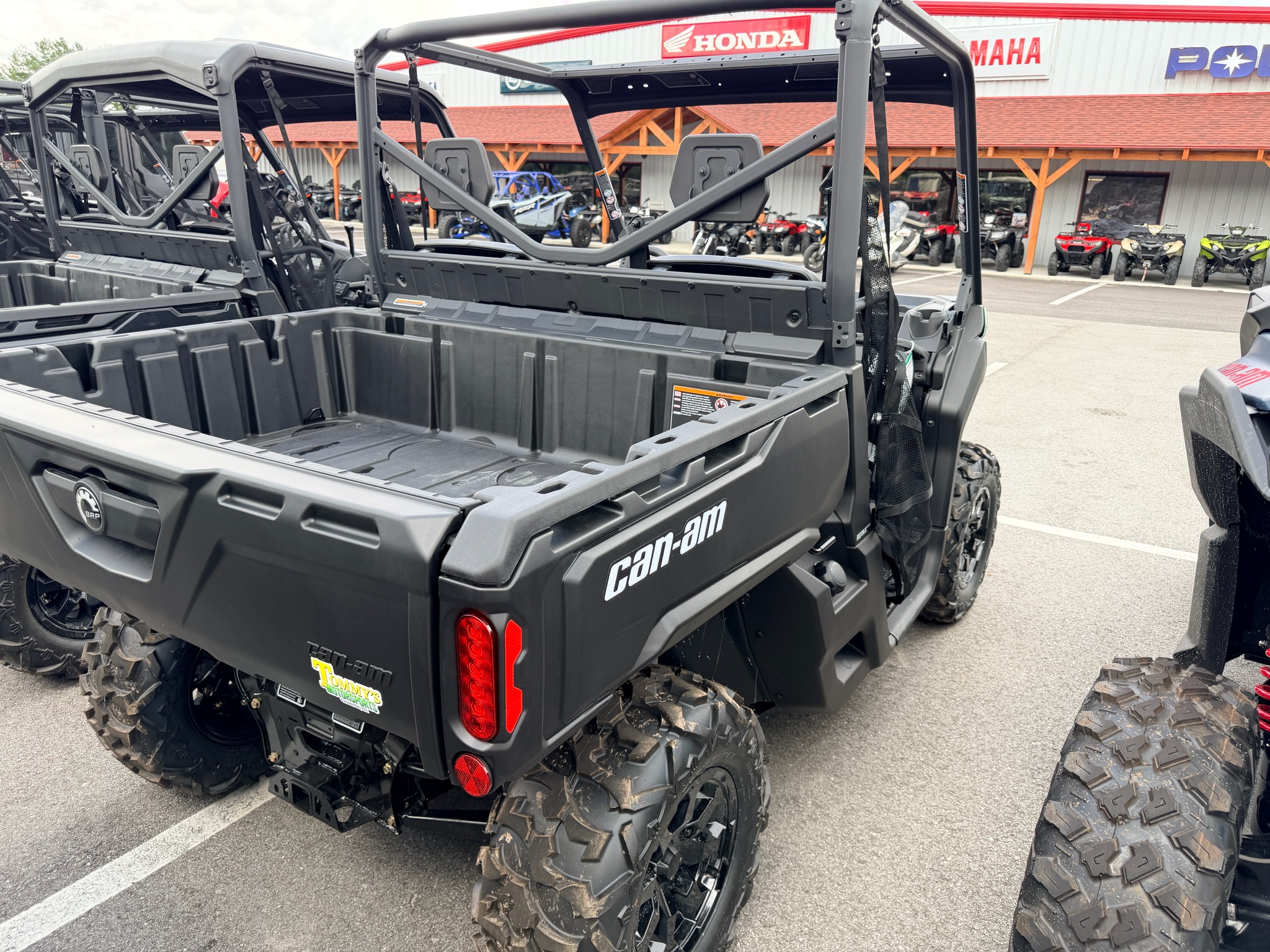 2026 Can-Am™ Defender DPS HD9 4
